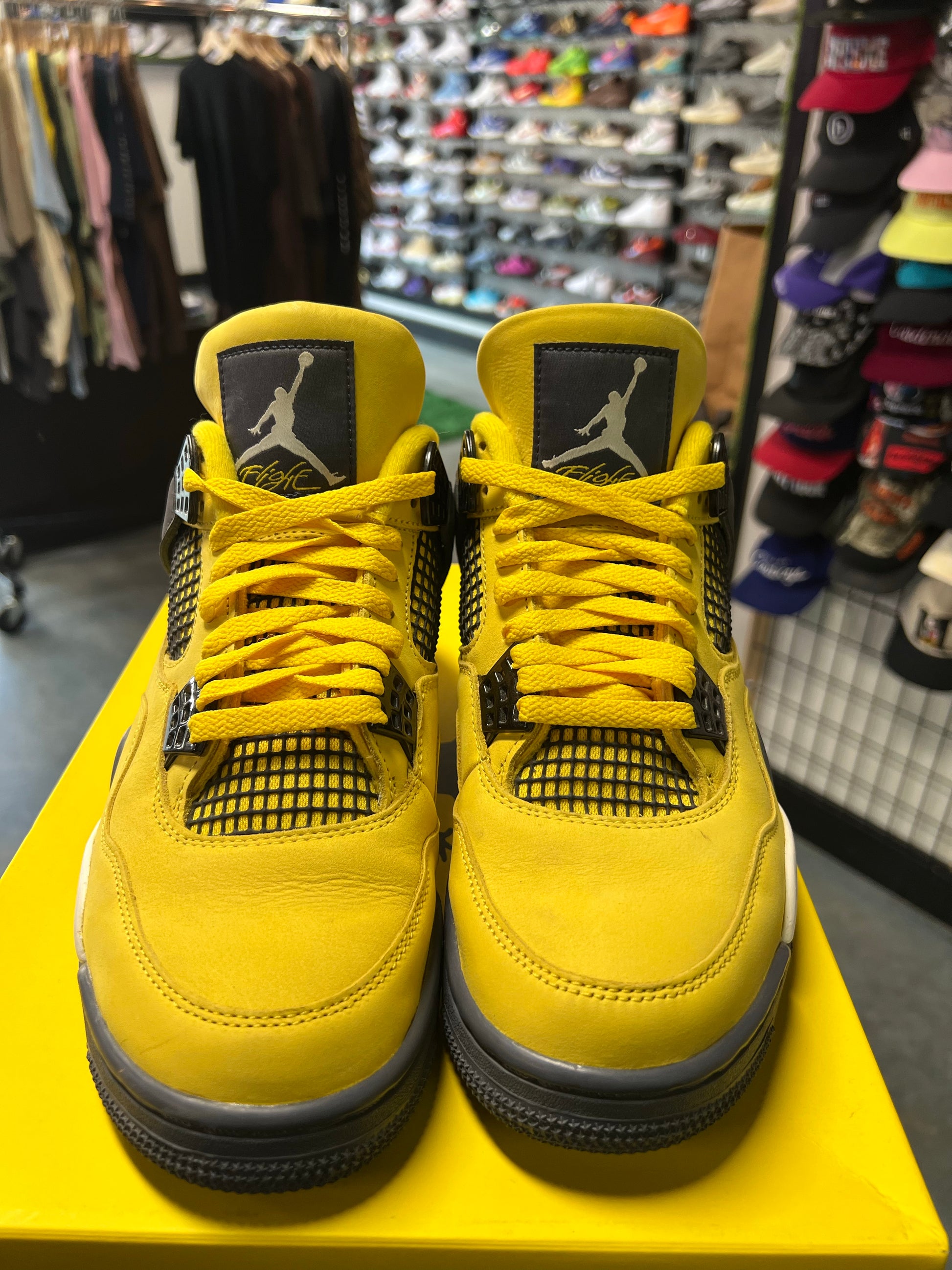Jordan 4 Retro Lightning (2021)