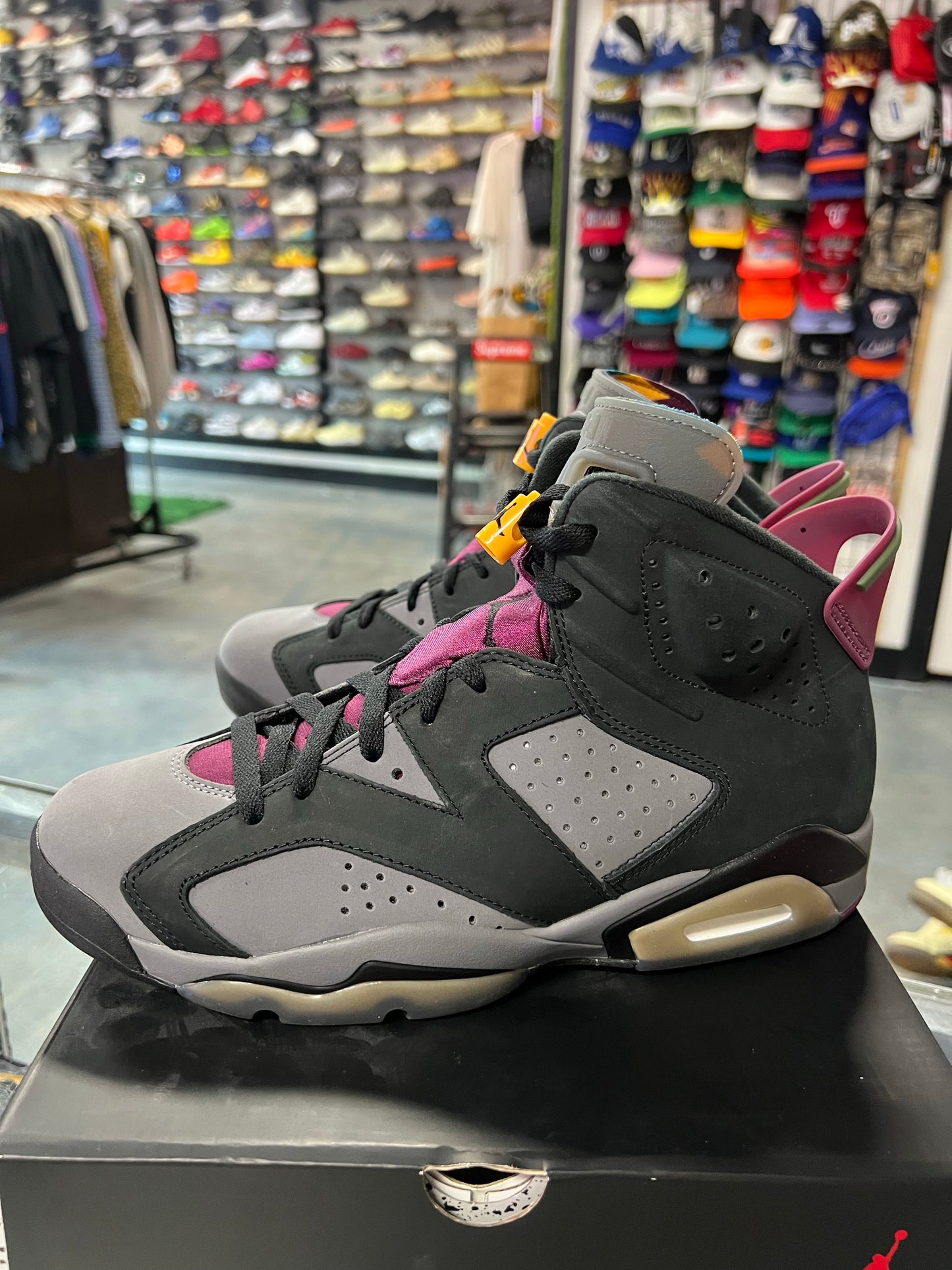 Jordan 6 Retro Bordeaux