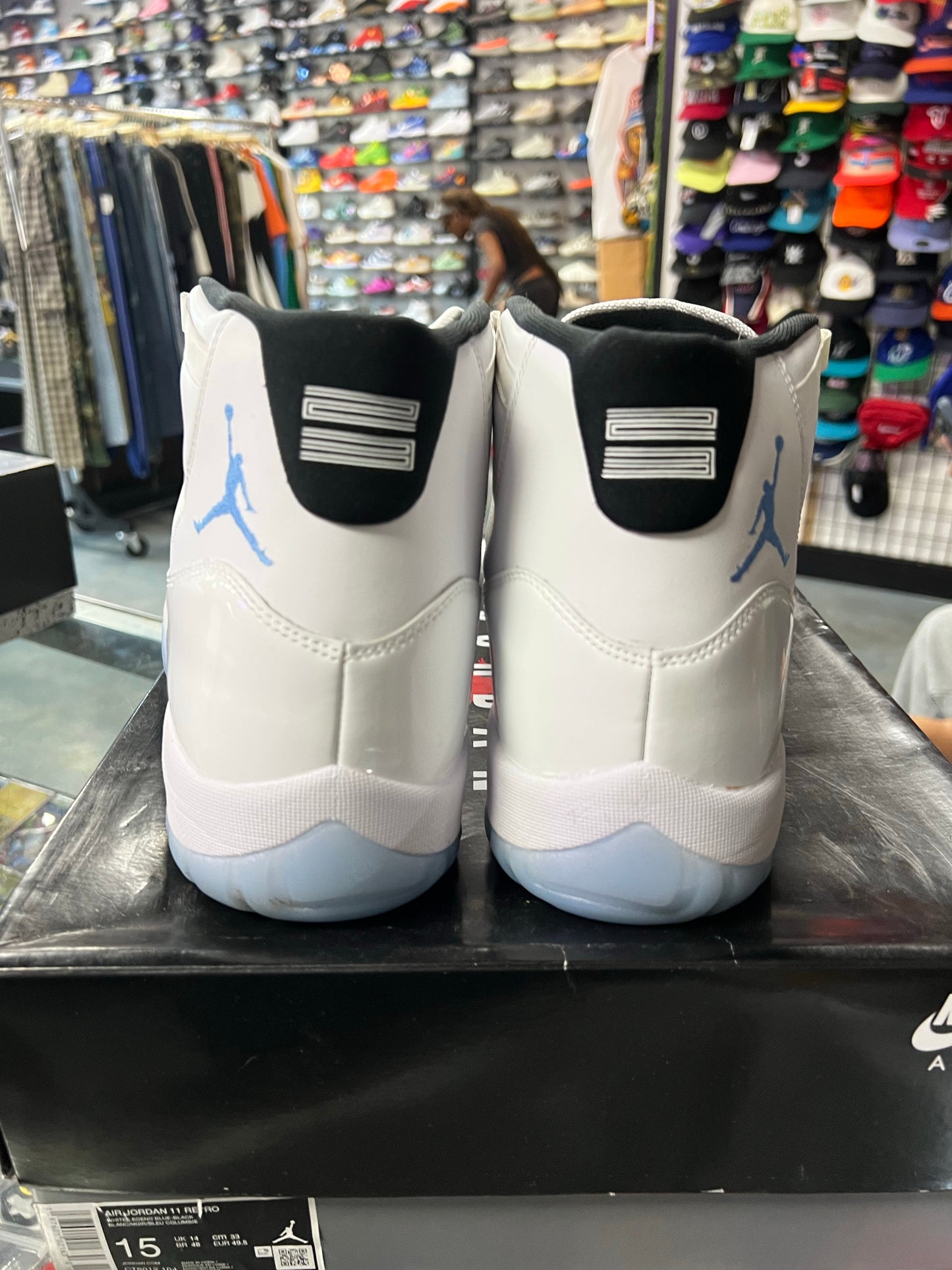 Jordan 11 Retro Legend Blue (2024)
