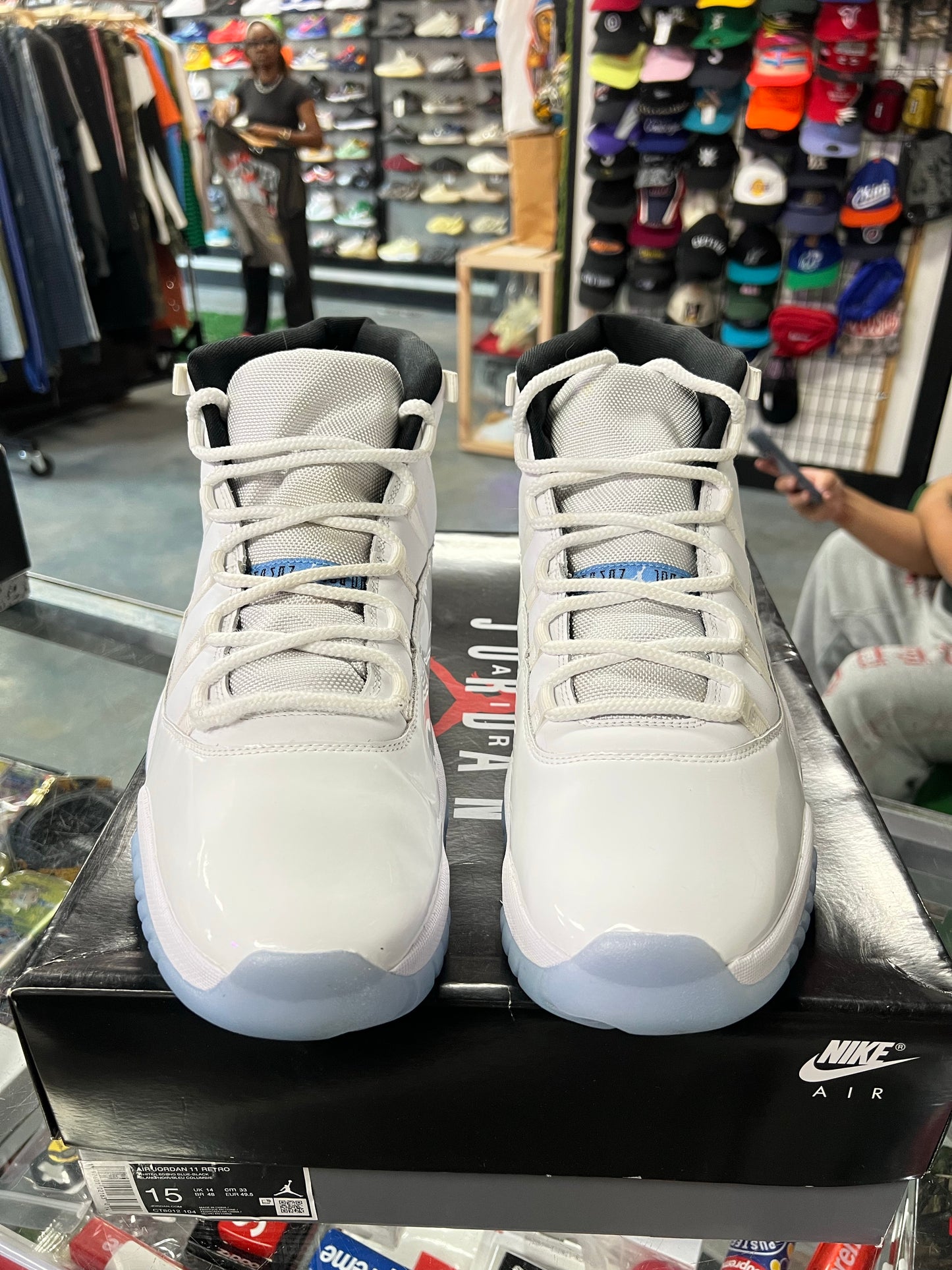 Jordan 11 Retro Legend Blue (2024)