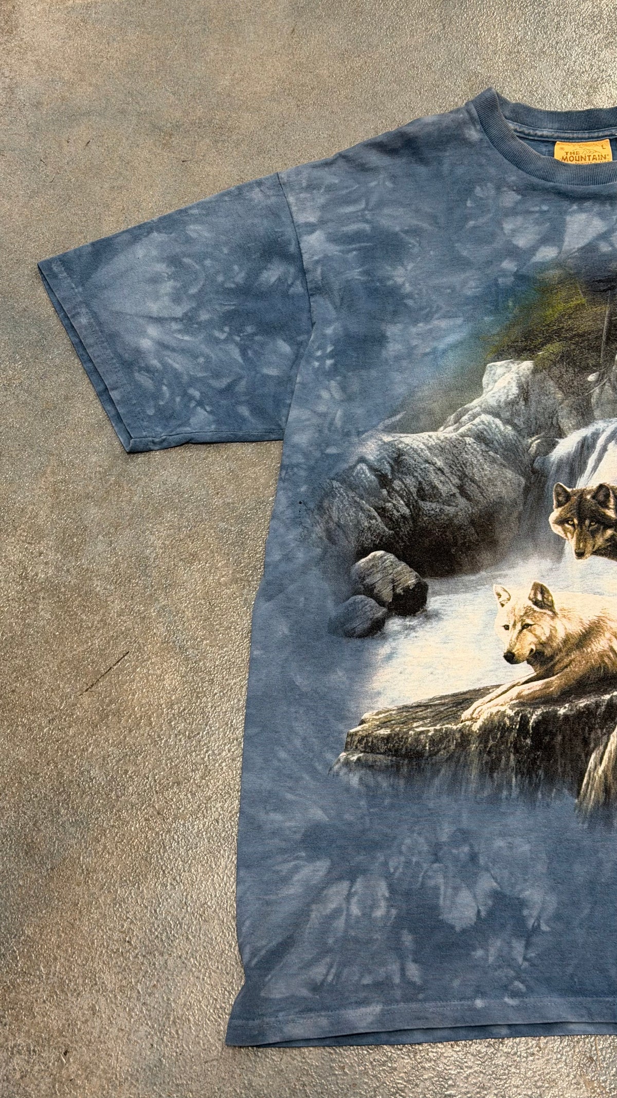 Vintage The Mountain Wolf Waterfall Mountain Blue Tee
