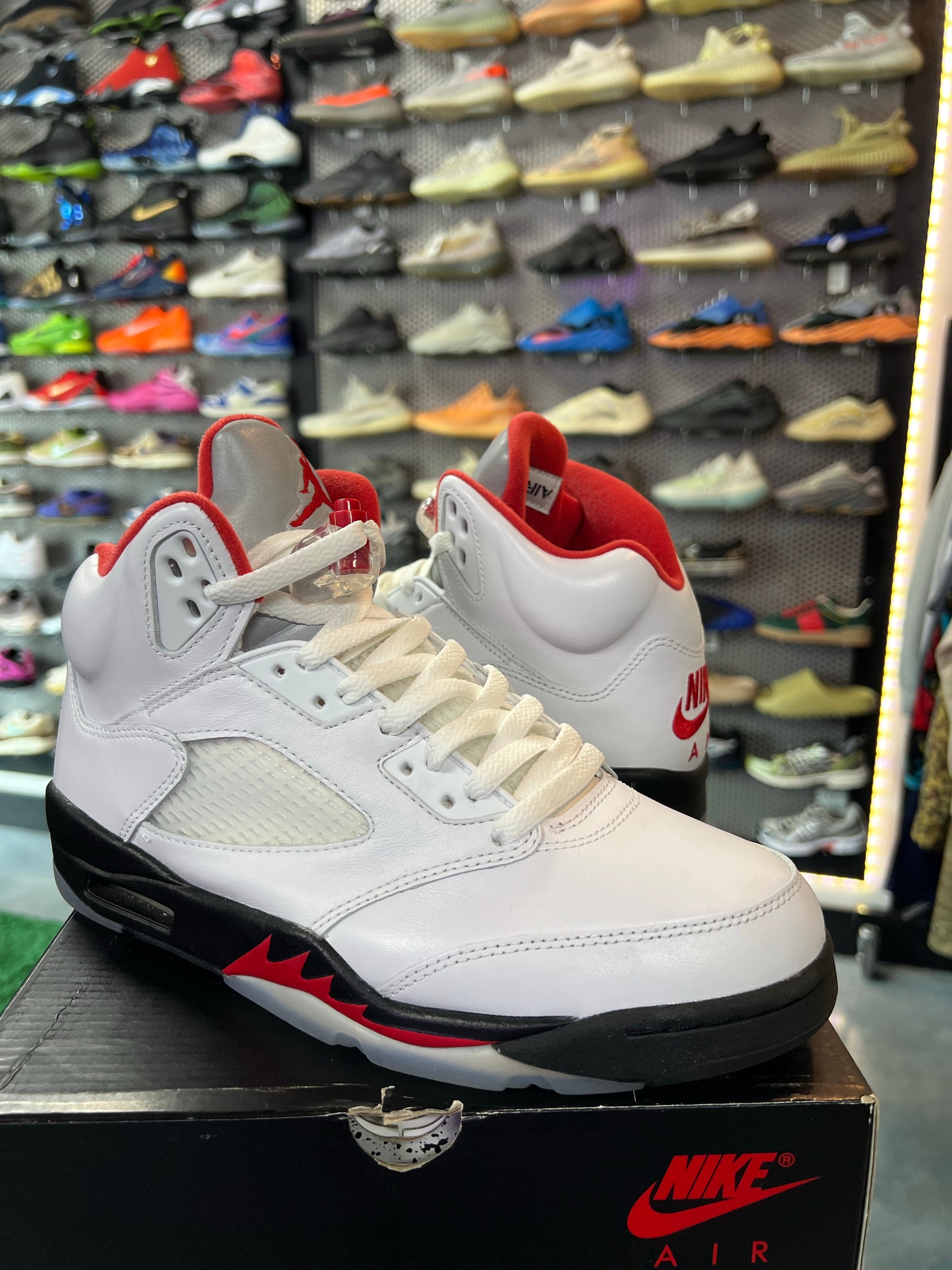 Jordan 5 Retro Fire Red Silver Tongue (2020)