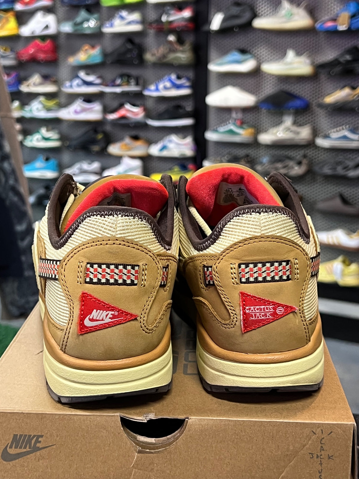 Nike Air Max 1 Travis Scott Cactus Jack Wheat Lemon Drop