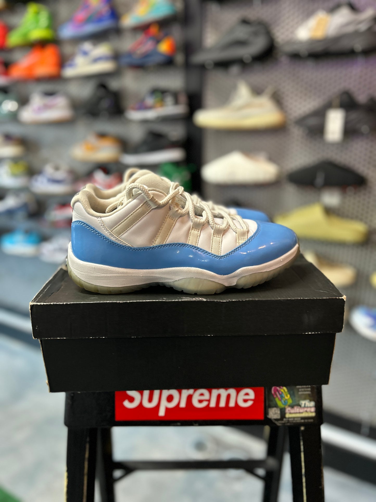 Jordan 11 Retro Low University Blue (2017)