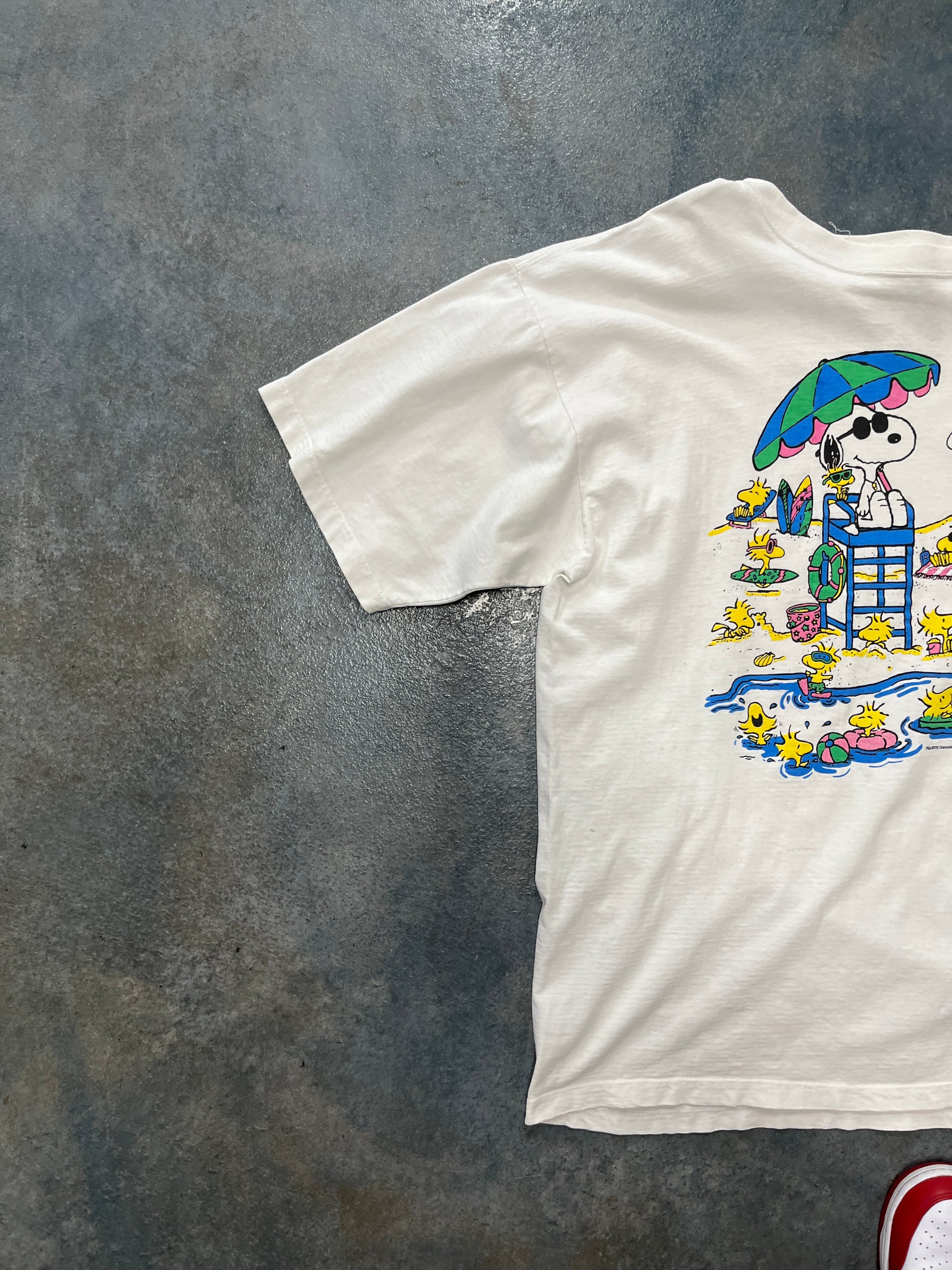 Vintage 90s Peanuts Snoopy & Woodstock Beach White T-Shirt OTF