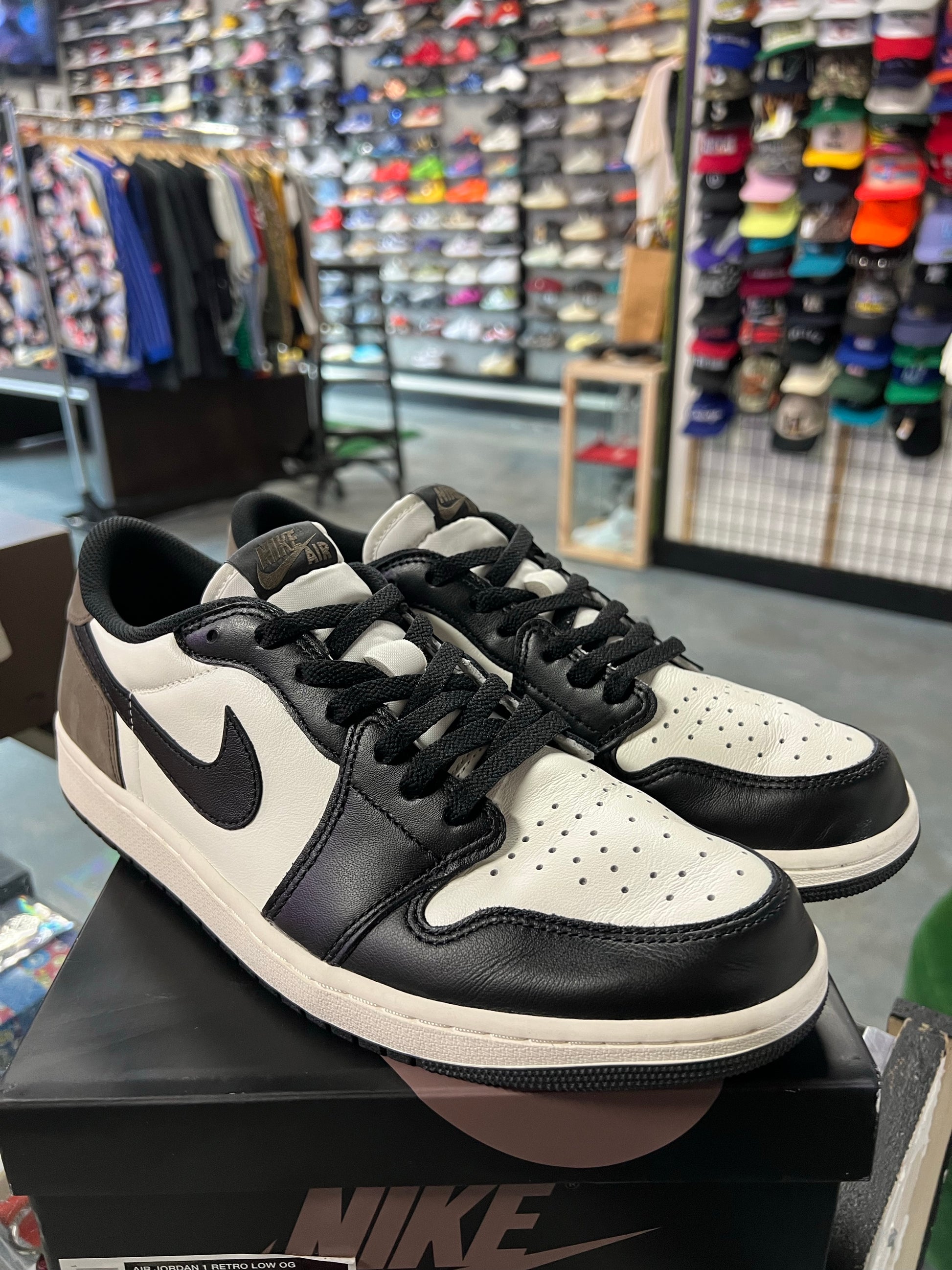 Jordan 1 Retro Low OG Mocha