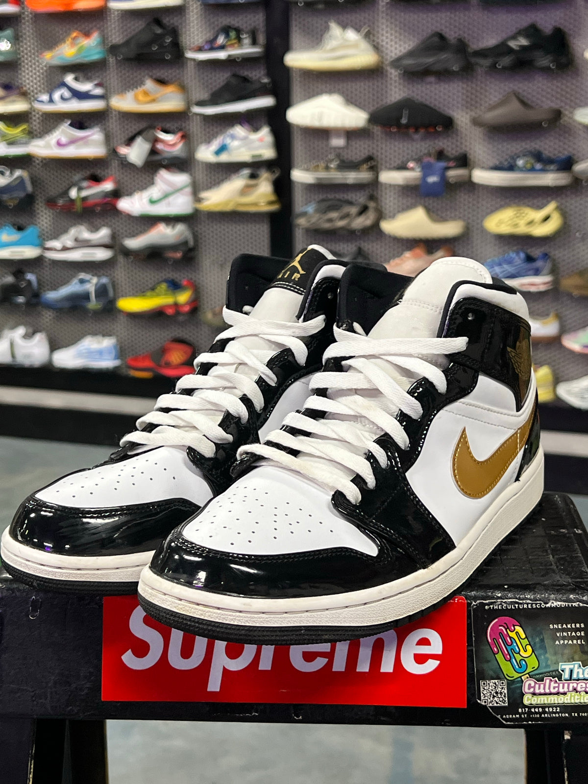 Jordan 1 Mid Patent Black White Gold