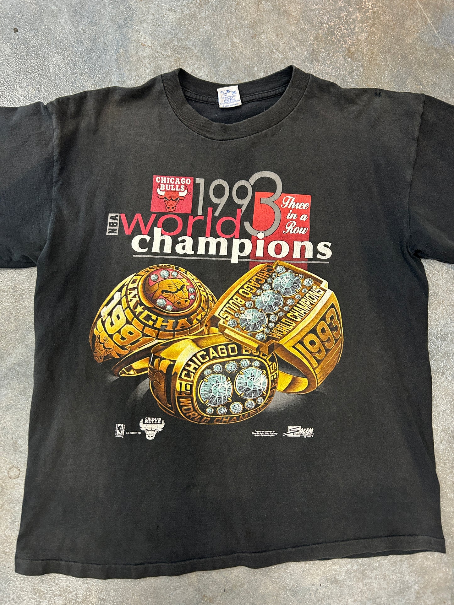 Vintage 1993 Chicago Bulls "World Champions" Black Tee (RI.AC) B61