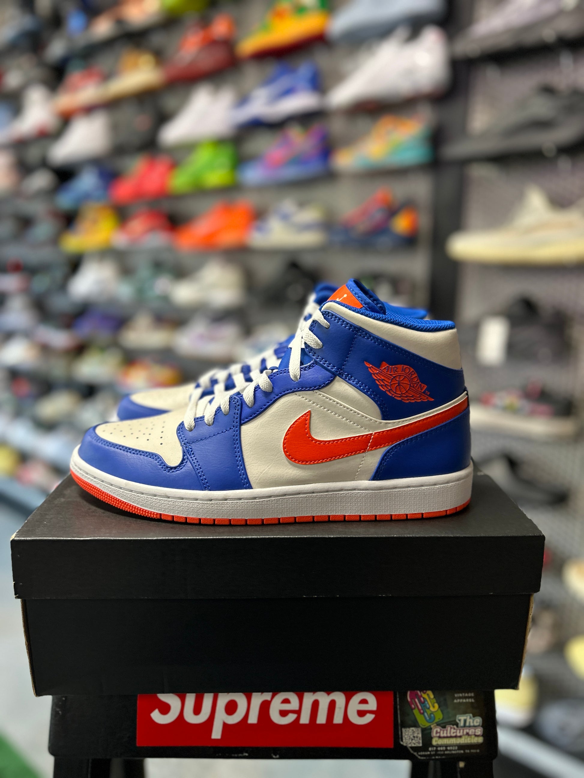 Jordan 1 Mid Knicks