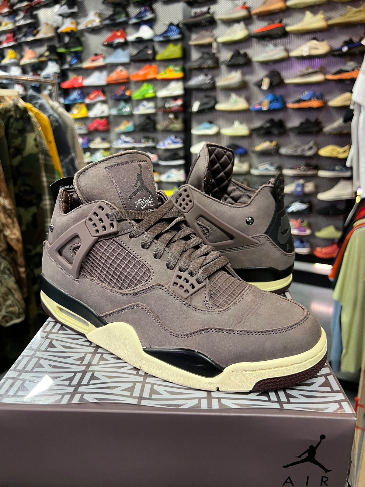 Jordan 4 Retro SP A Ma Maniére Violet Ore