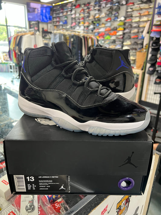 Jordan 11 Retro Space Jam (2016)