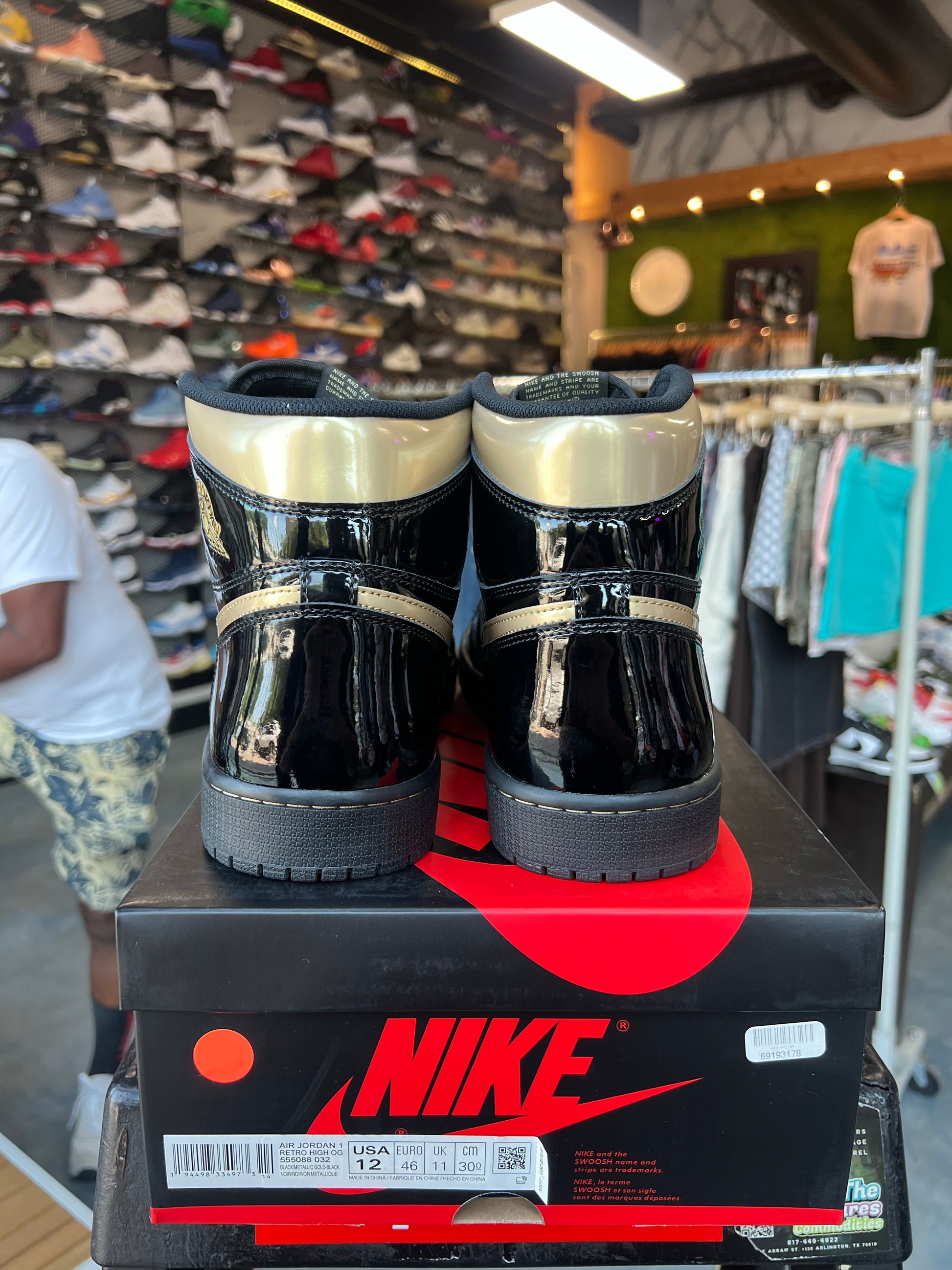 Jordan 1 Retro High Black Metallic Gold (2020)