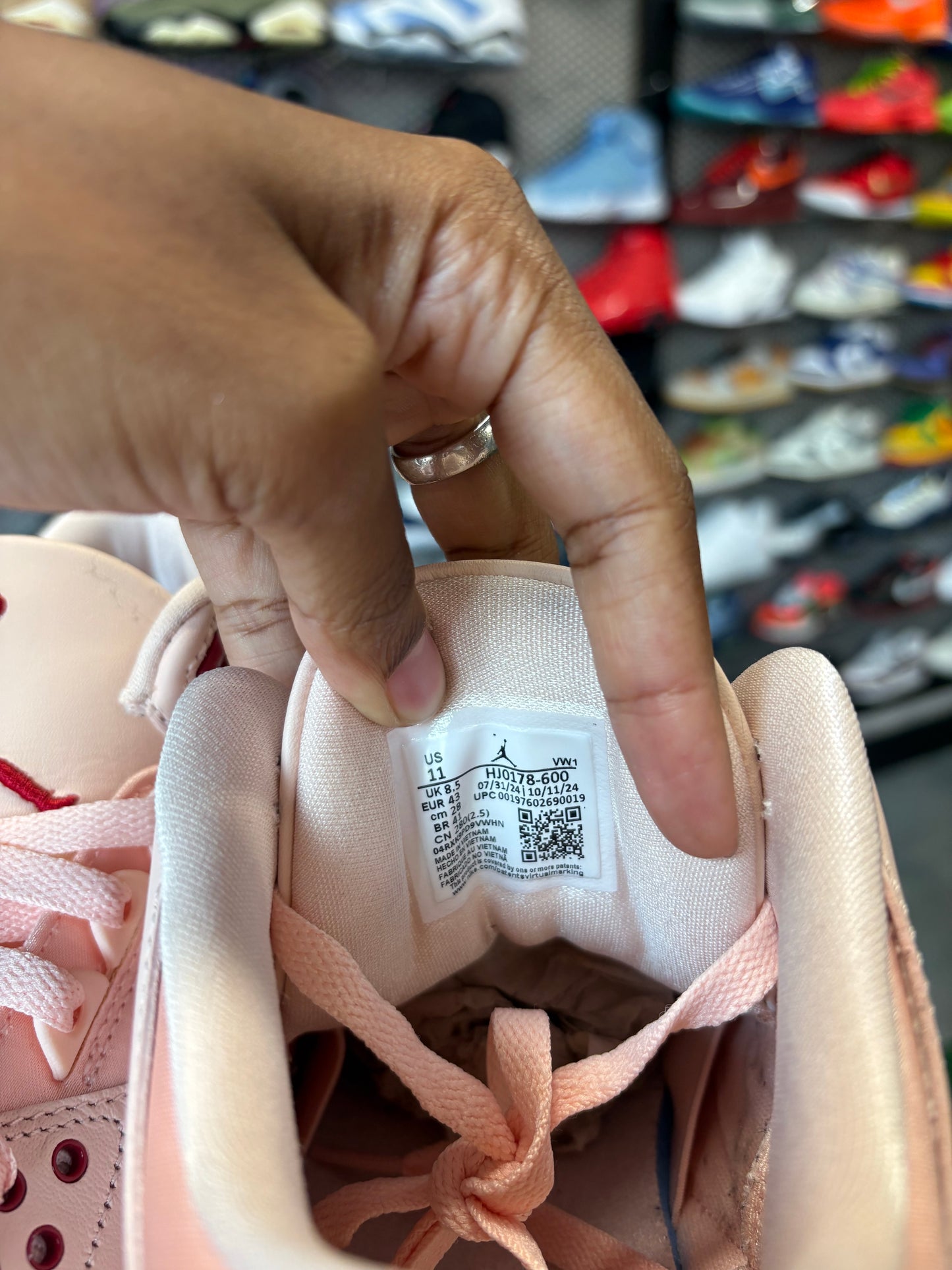 WMNS AIR JORDAN 3 RETRO VDAY