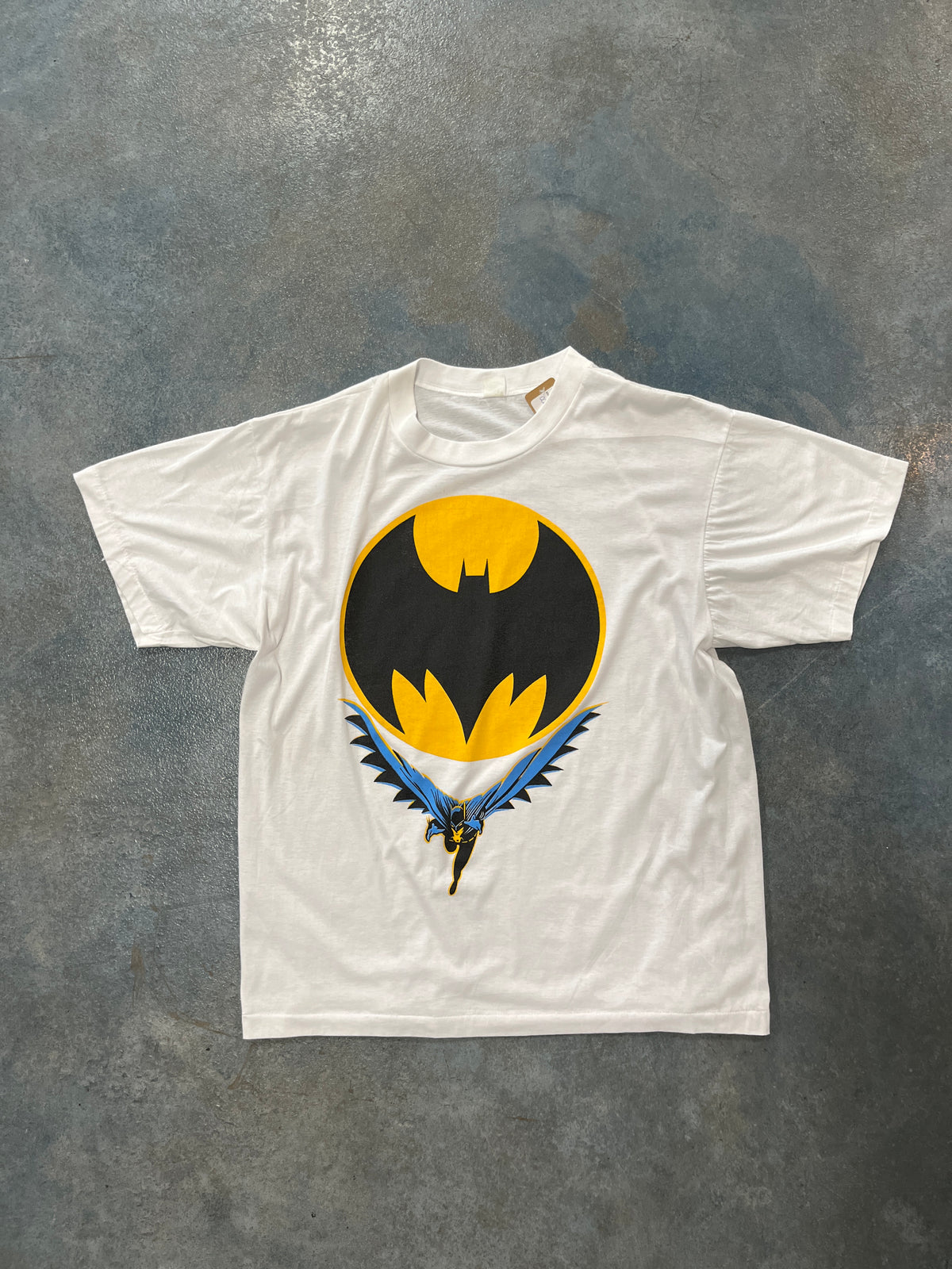 Vintage 80s Batman Chest Logo White Graphic T-Shirt OTF