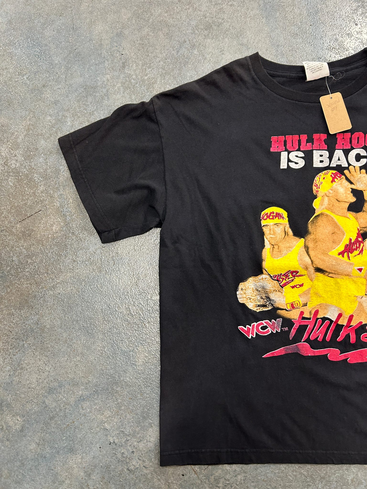 Vintage HULK HOGAN IS BACK! Black Tee