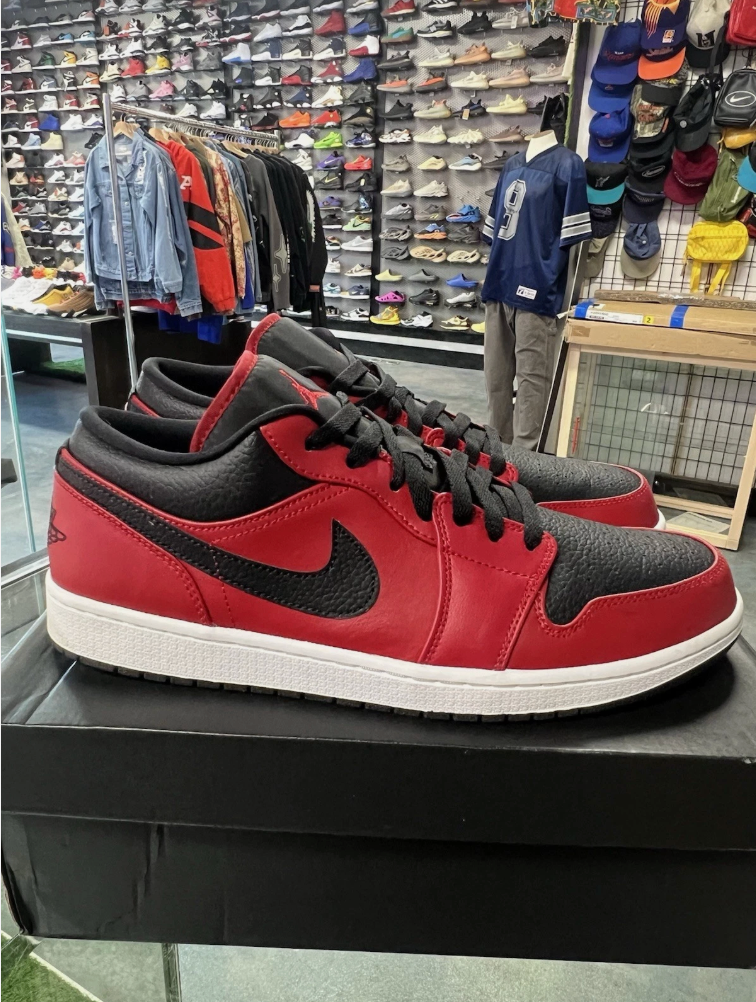 Jordan 1 Low Reverse Bred Pebbled Swoosh (YA)