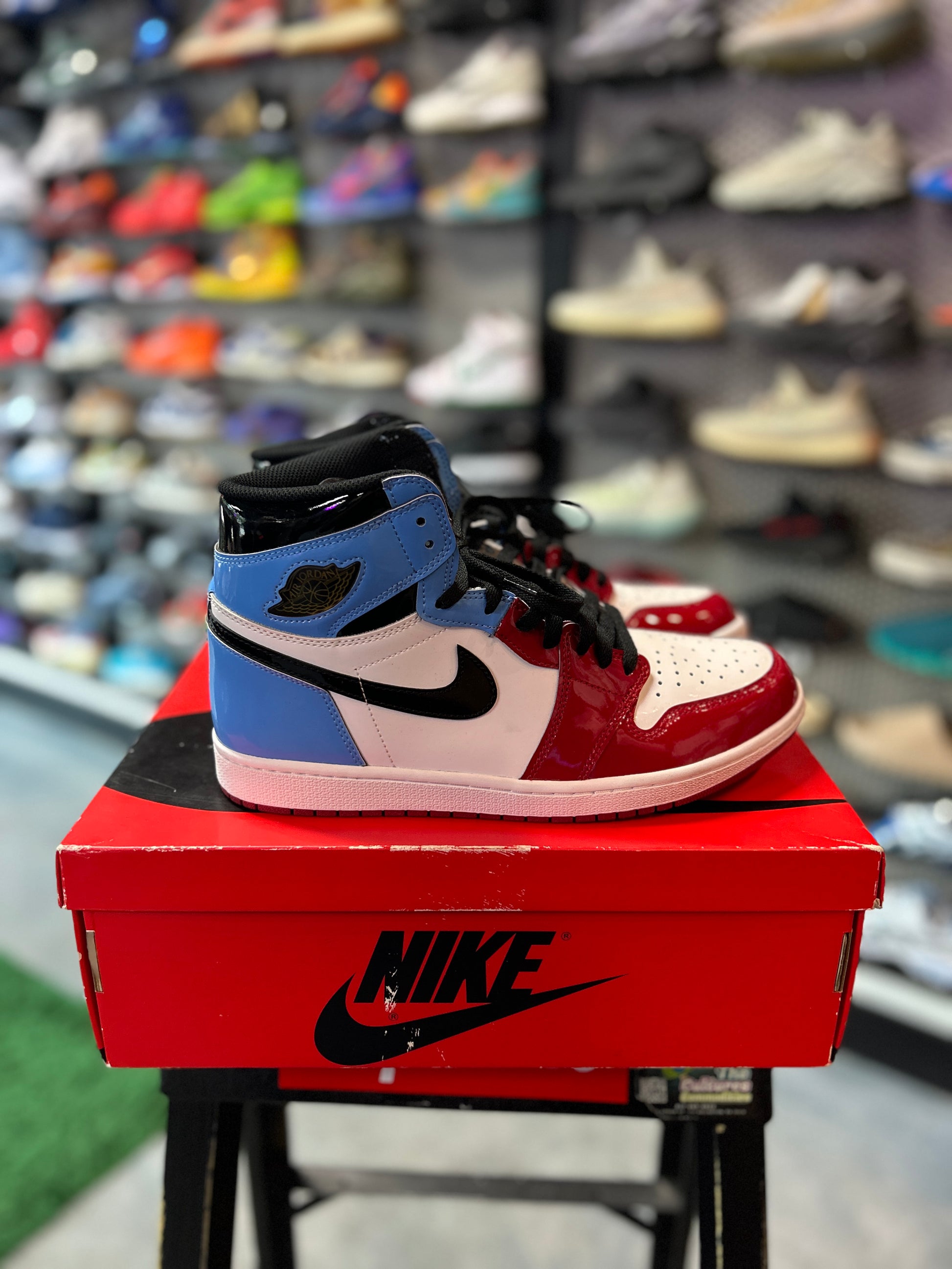 Jordan 1 Retro High Fearless UNC Chicago Preowned (YC)