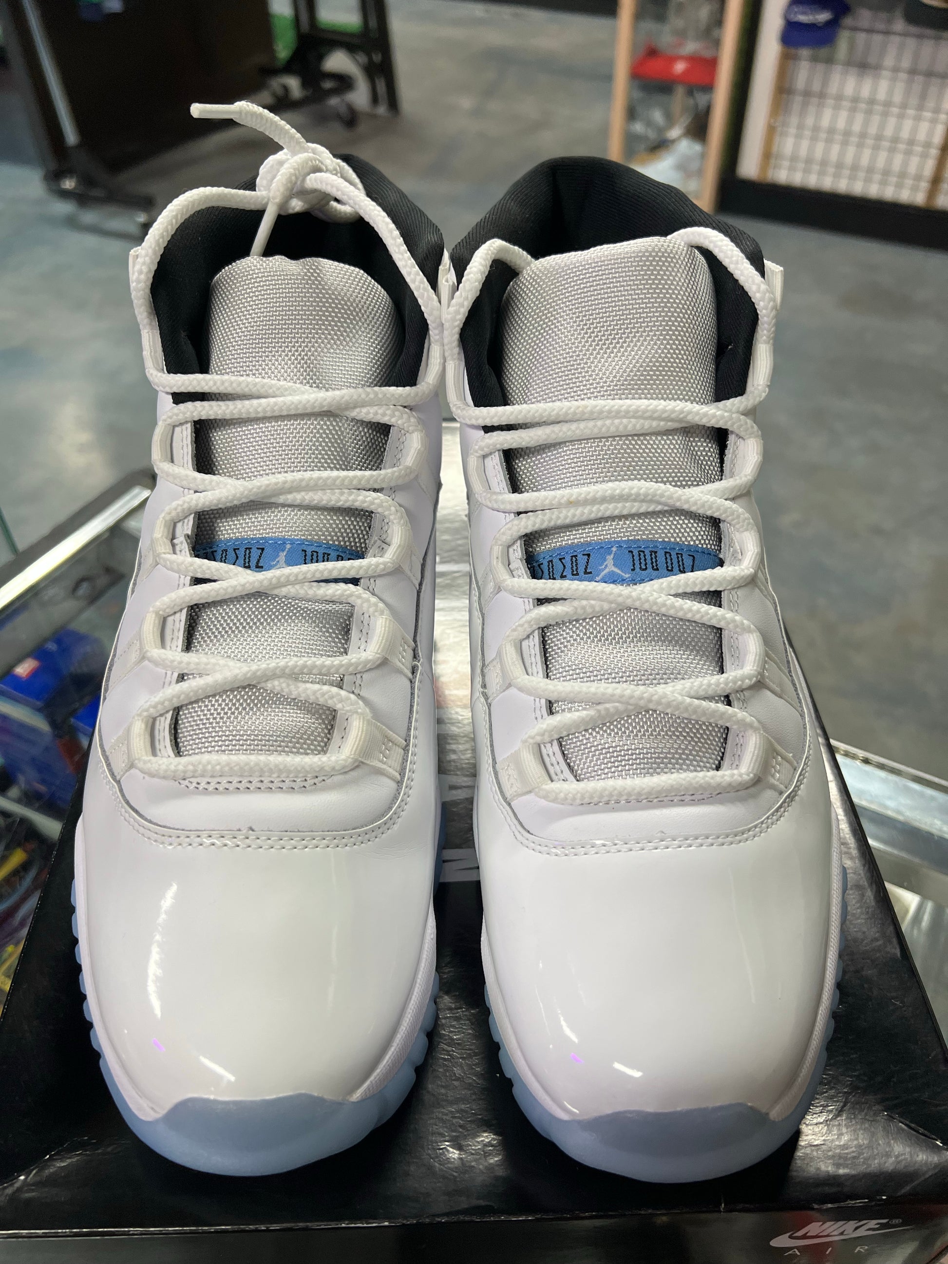 Jordan 11 Retro Legend Blue (2024)