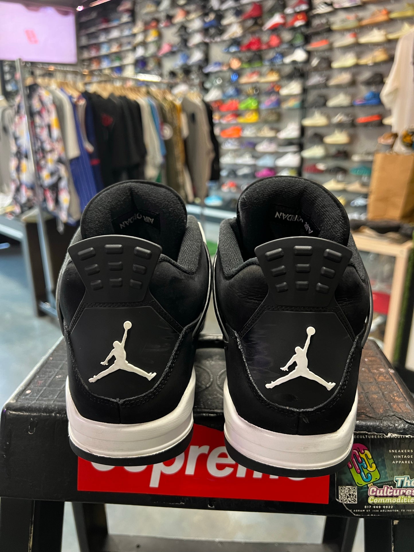 Jordan 4 Retro White Thunder