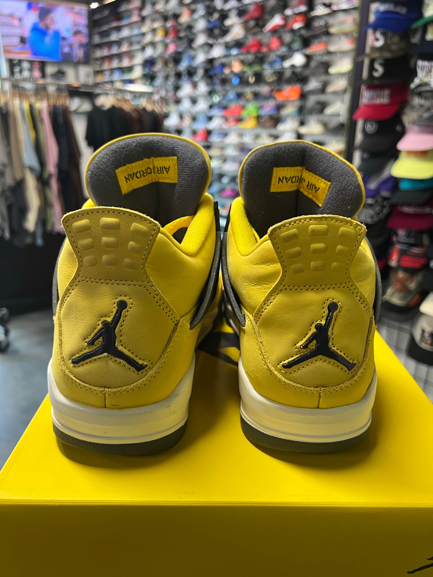 Jordan 4 Retro Lightning (2021)