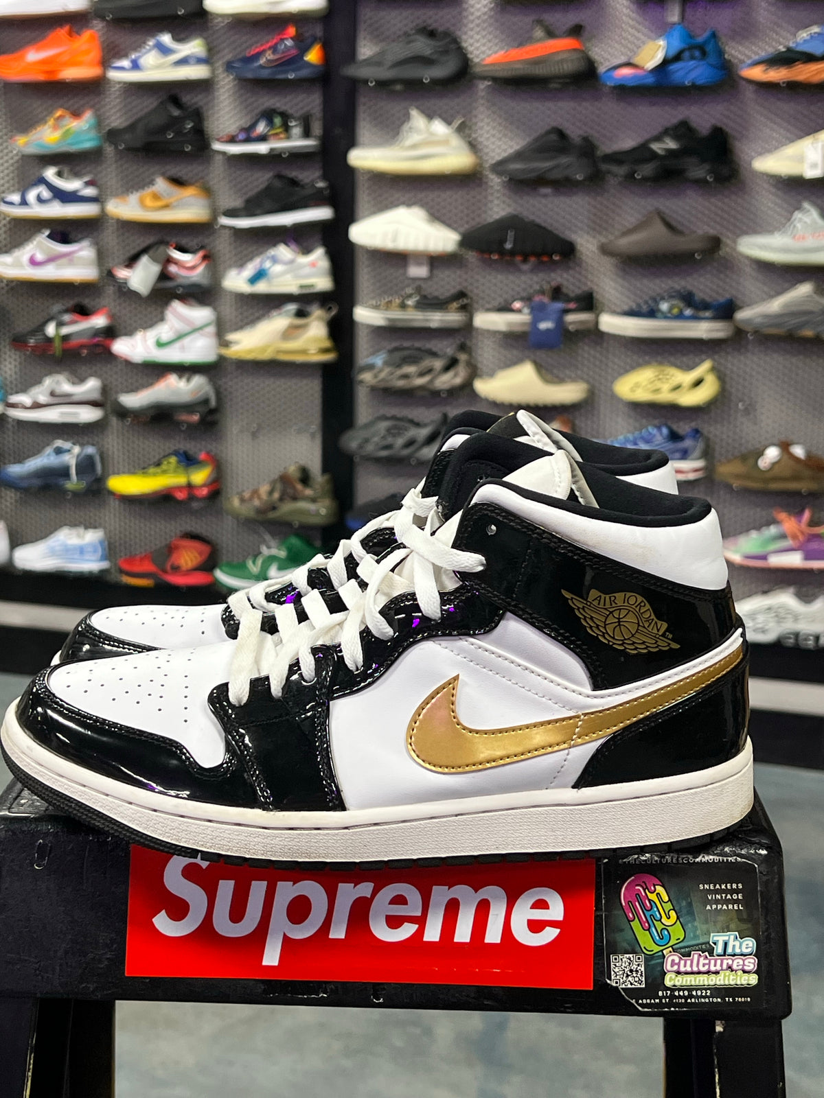 Jordan 1 Mid Patent Black White Gold