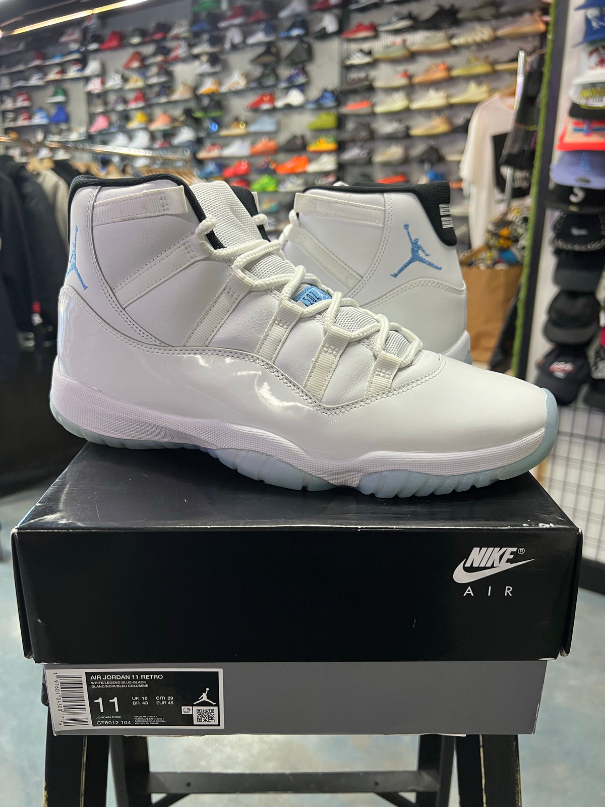 Jordan 11 Retro Legend Blue (2024)