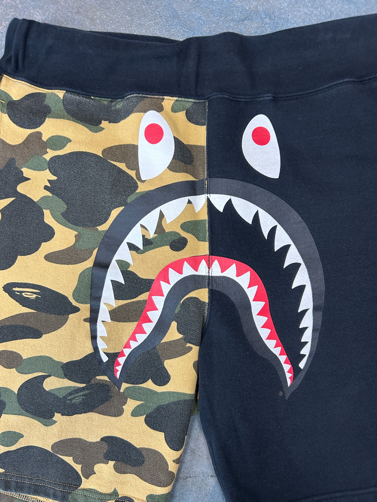 BAPE Shark camo/black Shorts