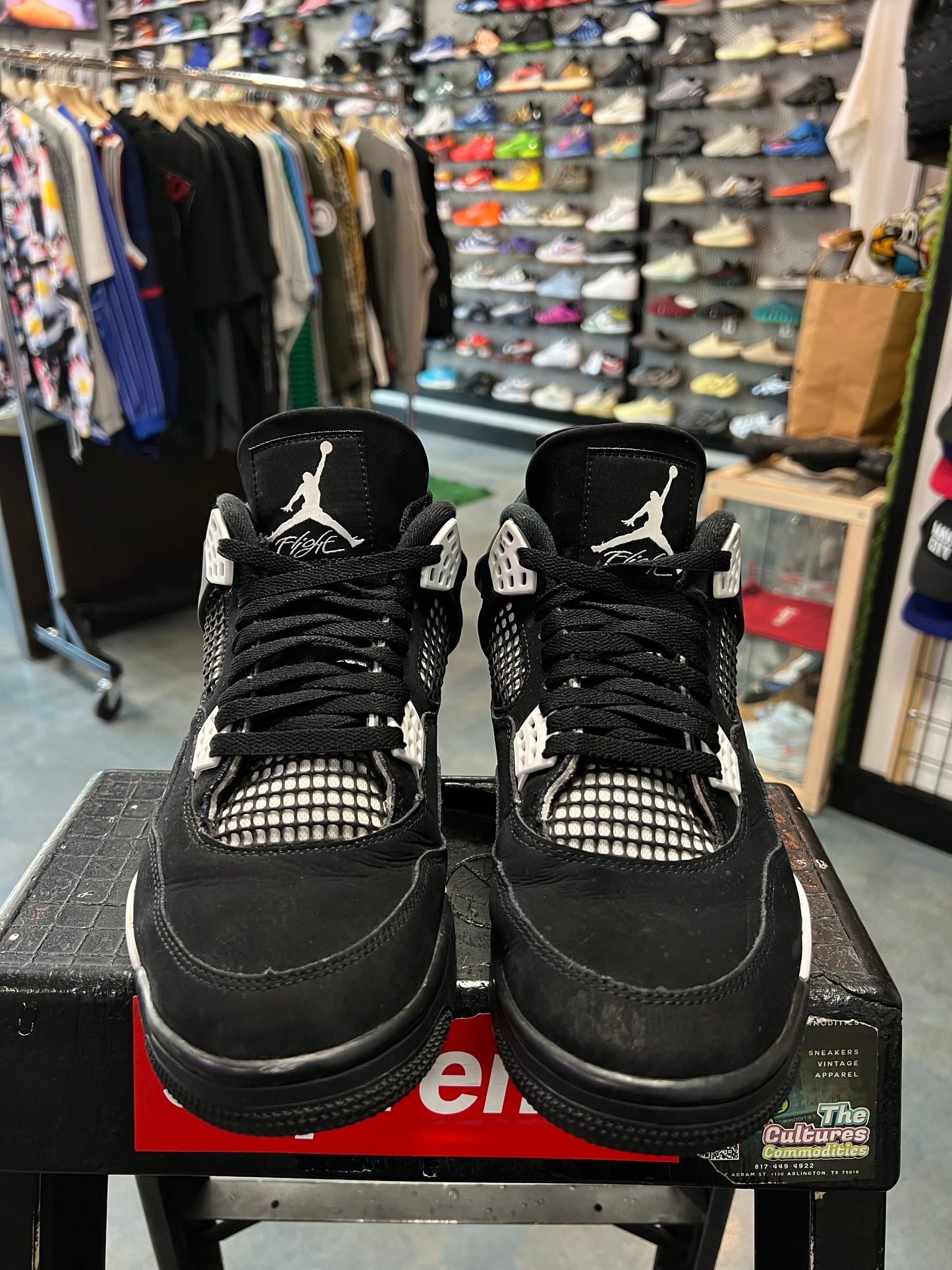 Jordan 4 Retro White Thunder