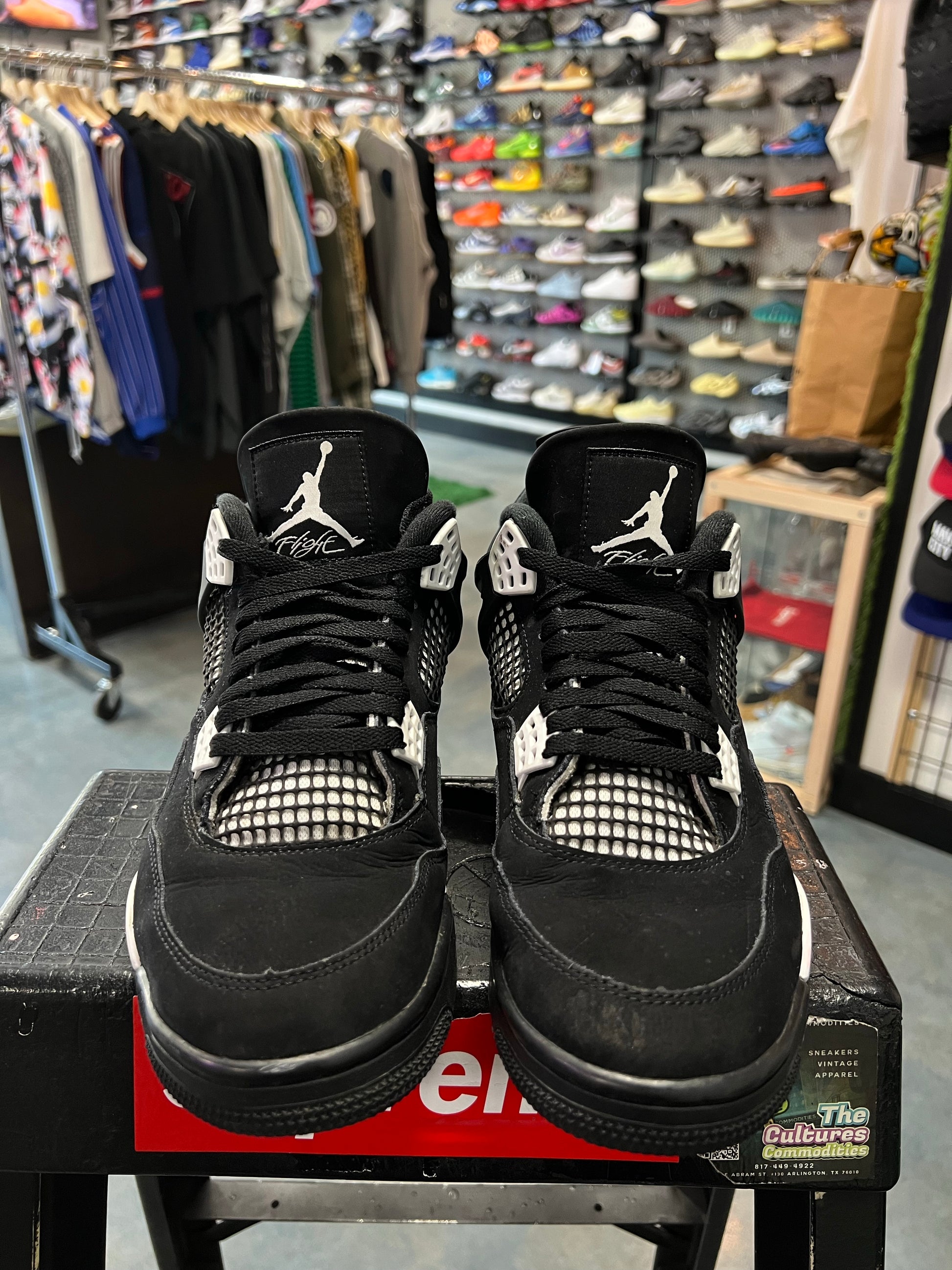 Jordan 4 Retro White Thunder