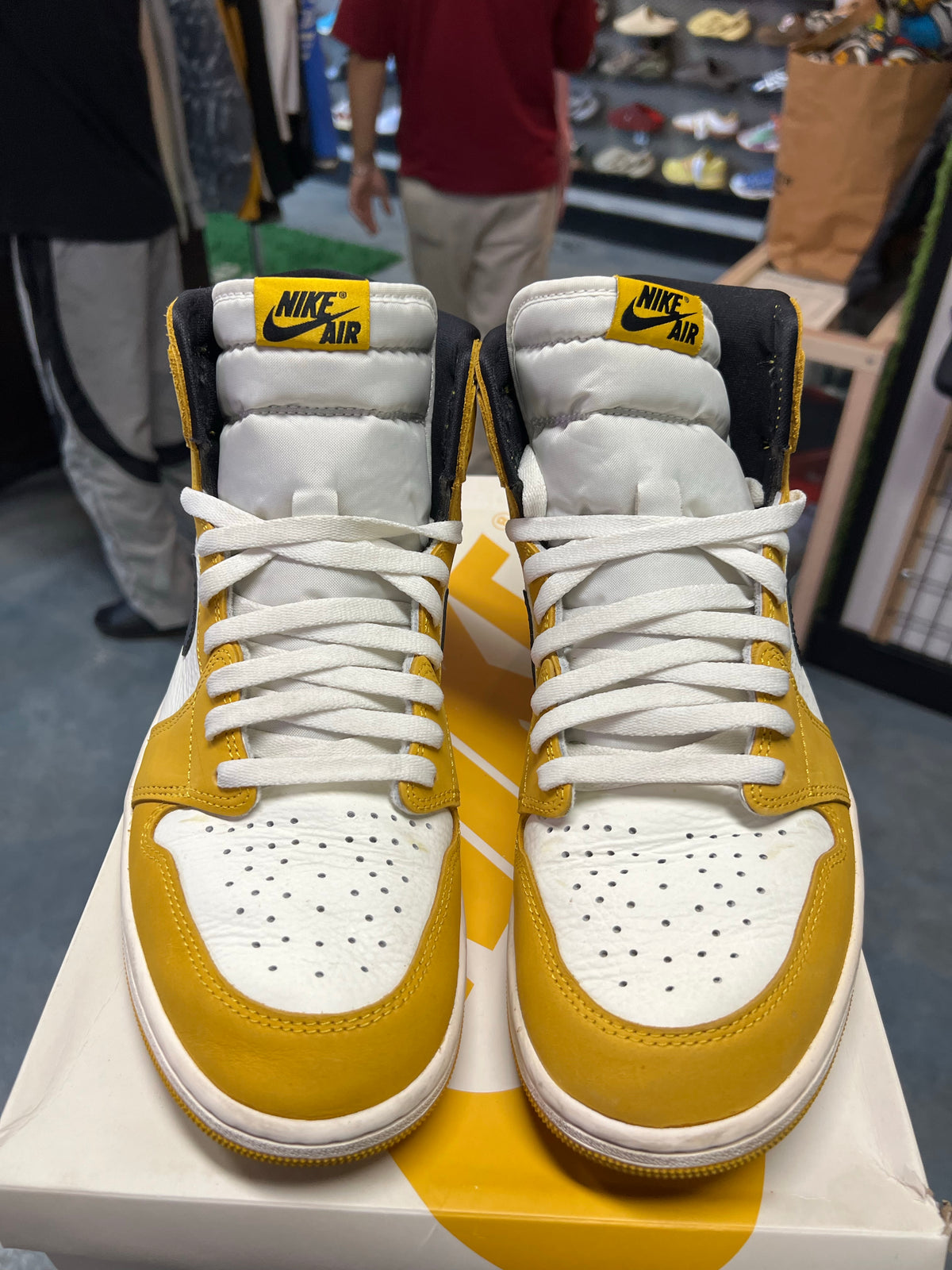 Jordan 1 Retro High OG Yellow Ochre