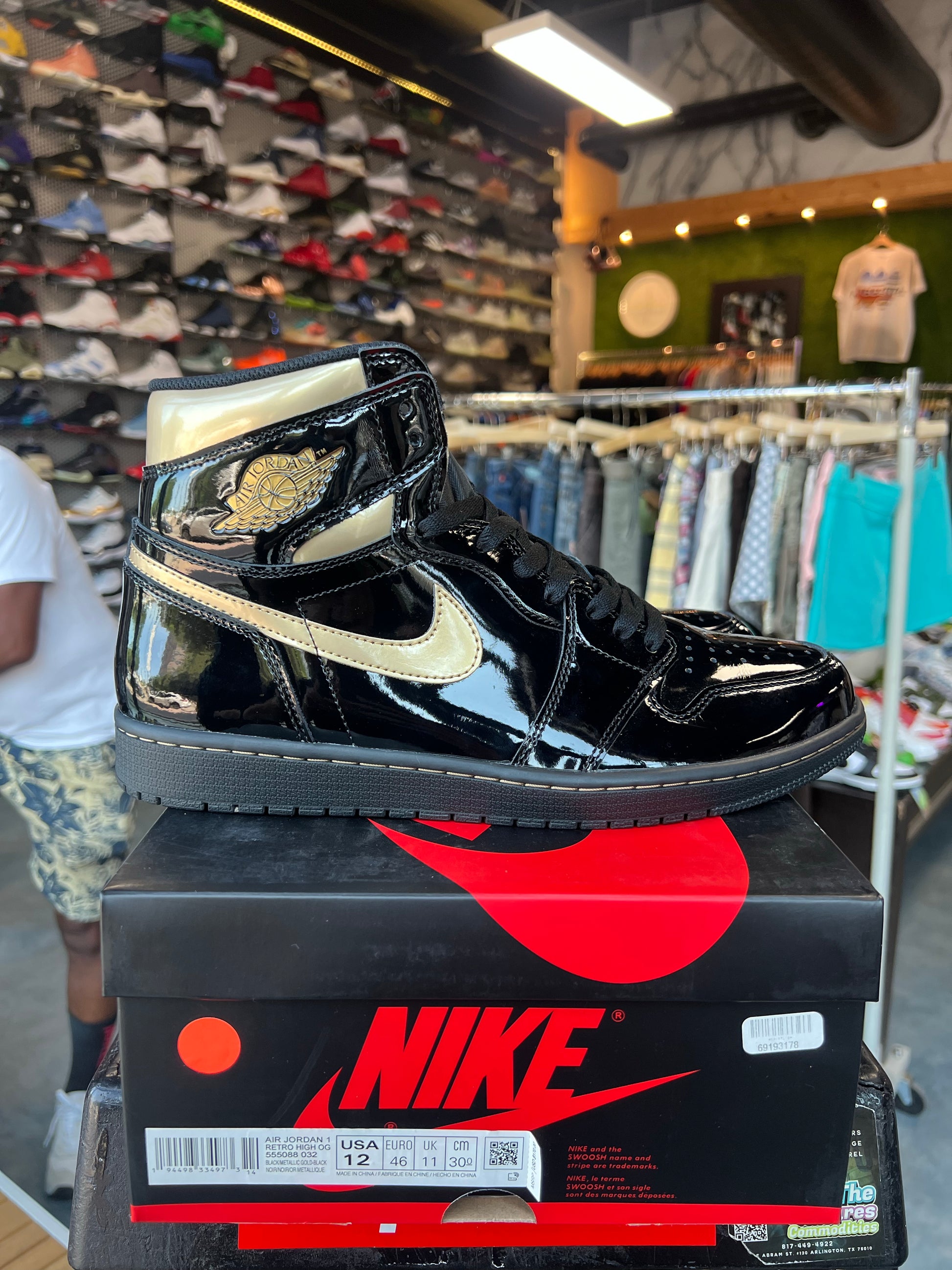 Jordan 1 Retro High Black Metallic Gold (2020)