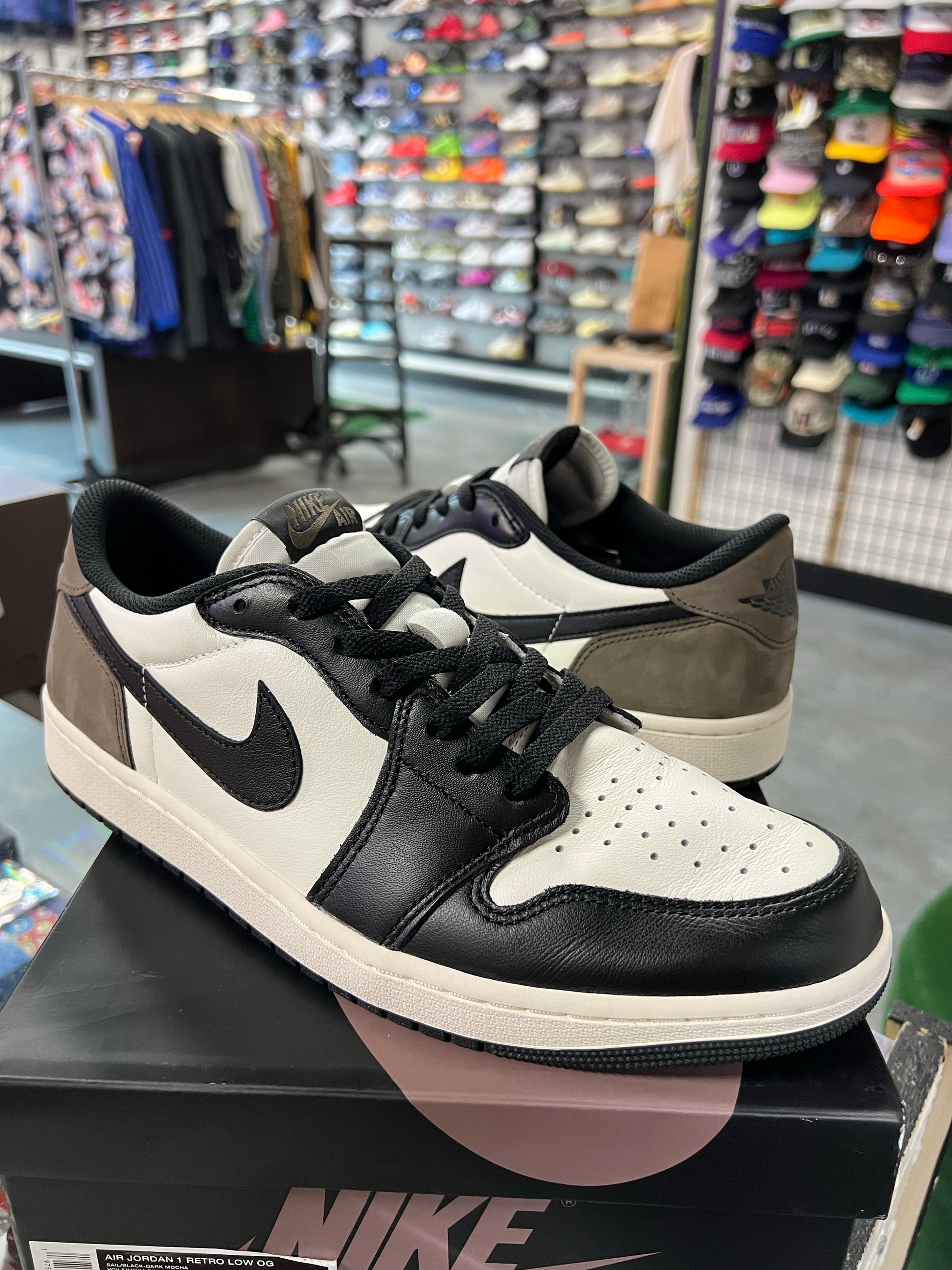 Jordan 1 Retro Low OG Mocha