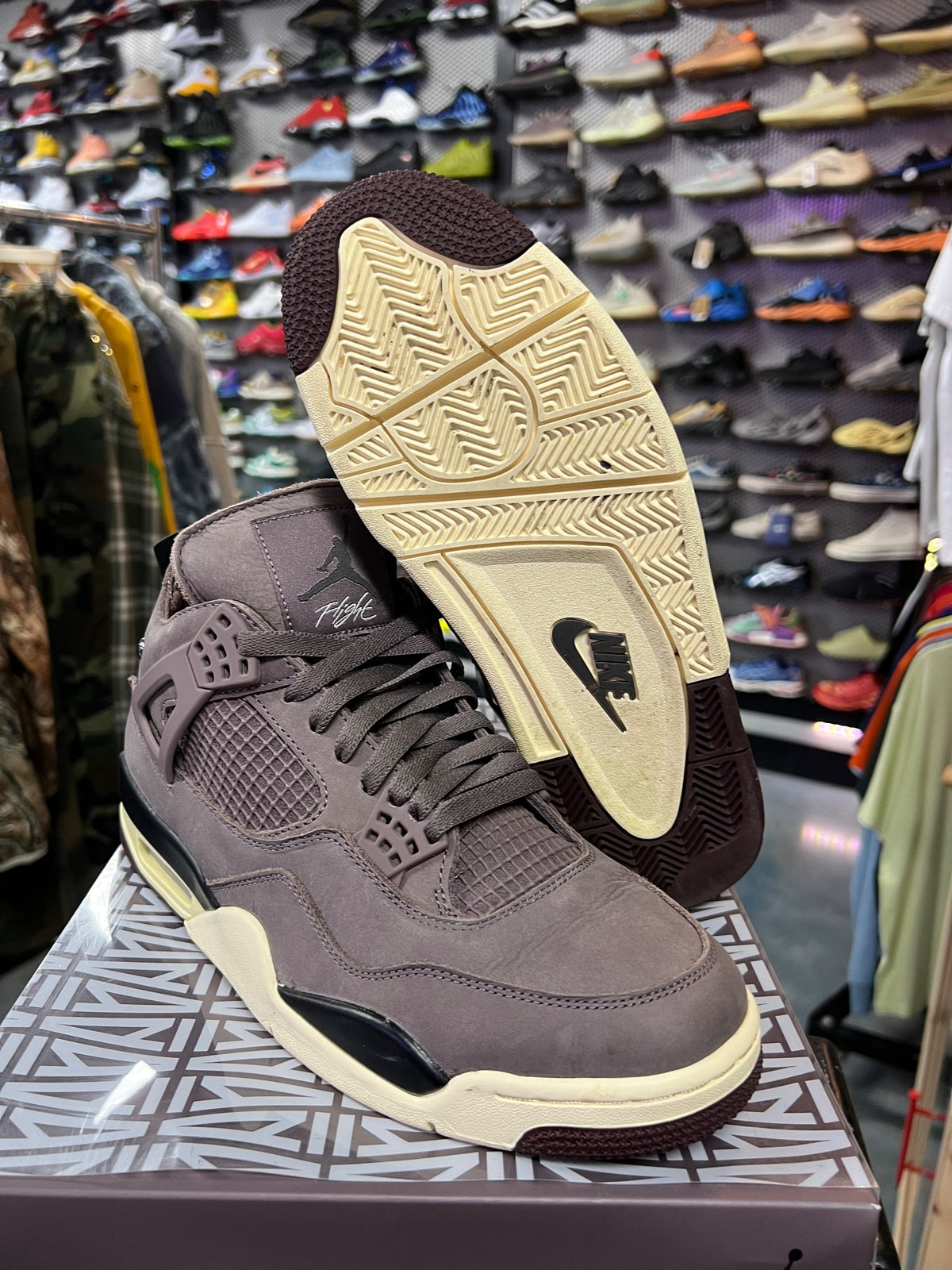 Jordan 4 Retro SP A Ma Maniére Violet Ore