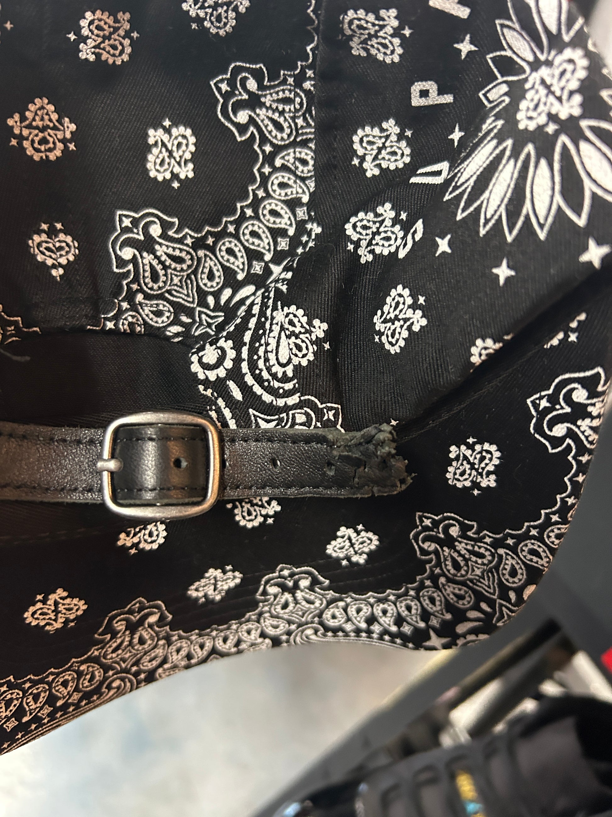 Supreme Bandana Camp Cap Black Damaged strap OTF