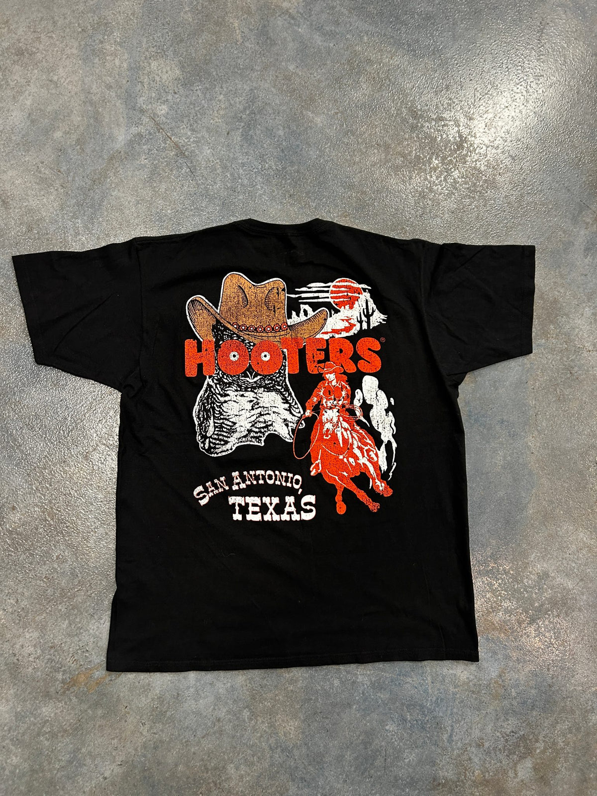 Vintage Ripple Junction Hooters San Antonio Black Tee