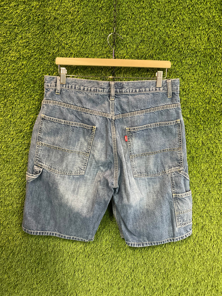 Levi’s Jorts