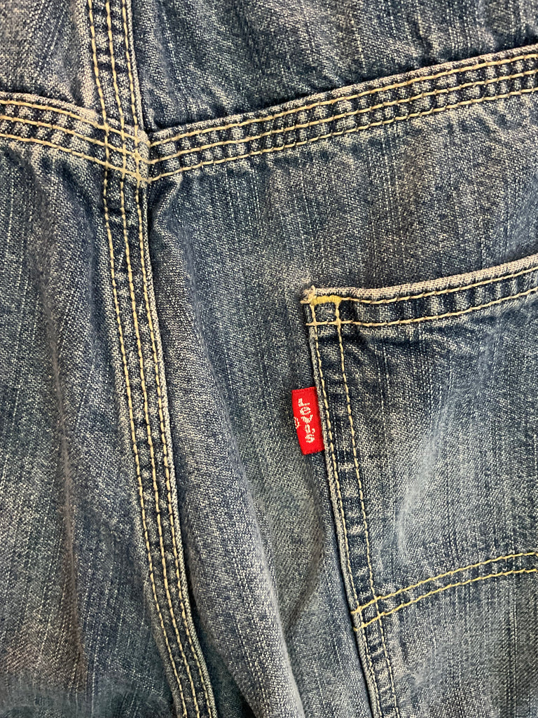 Levi’s Jorts