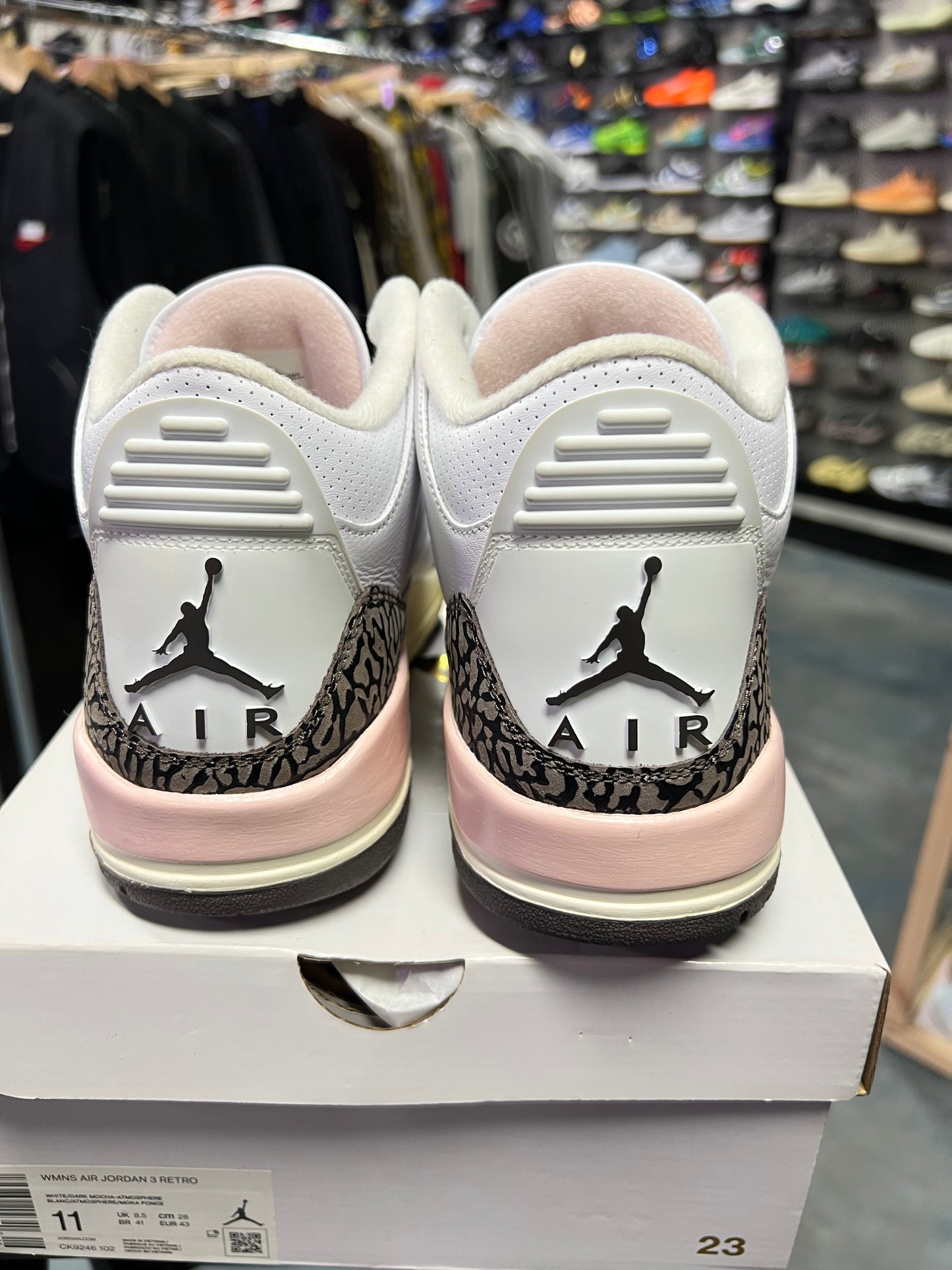 Jordan 3 Retro Neapolitan Dark Mocha (Women's) (SC)