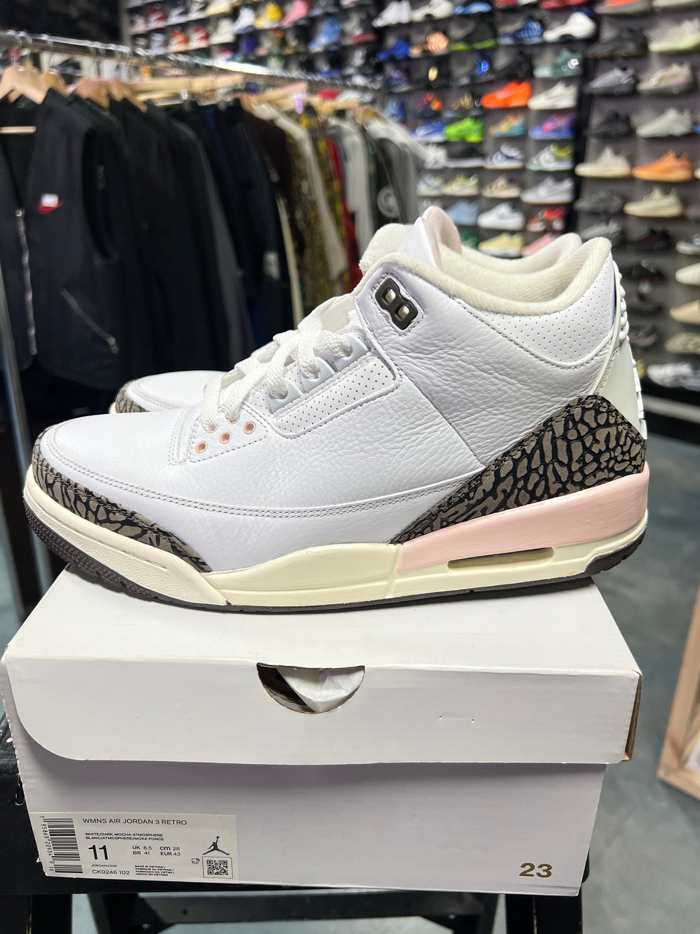Jordan 3 Retro Neapolitan Dark Mocha (Women's) (SC)