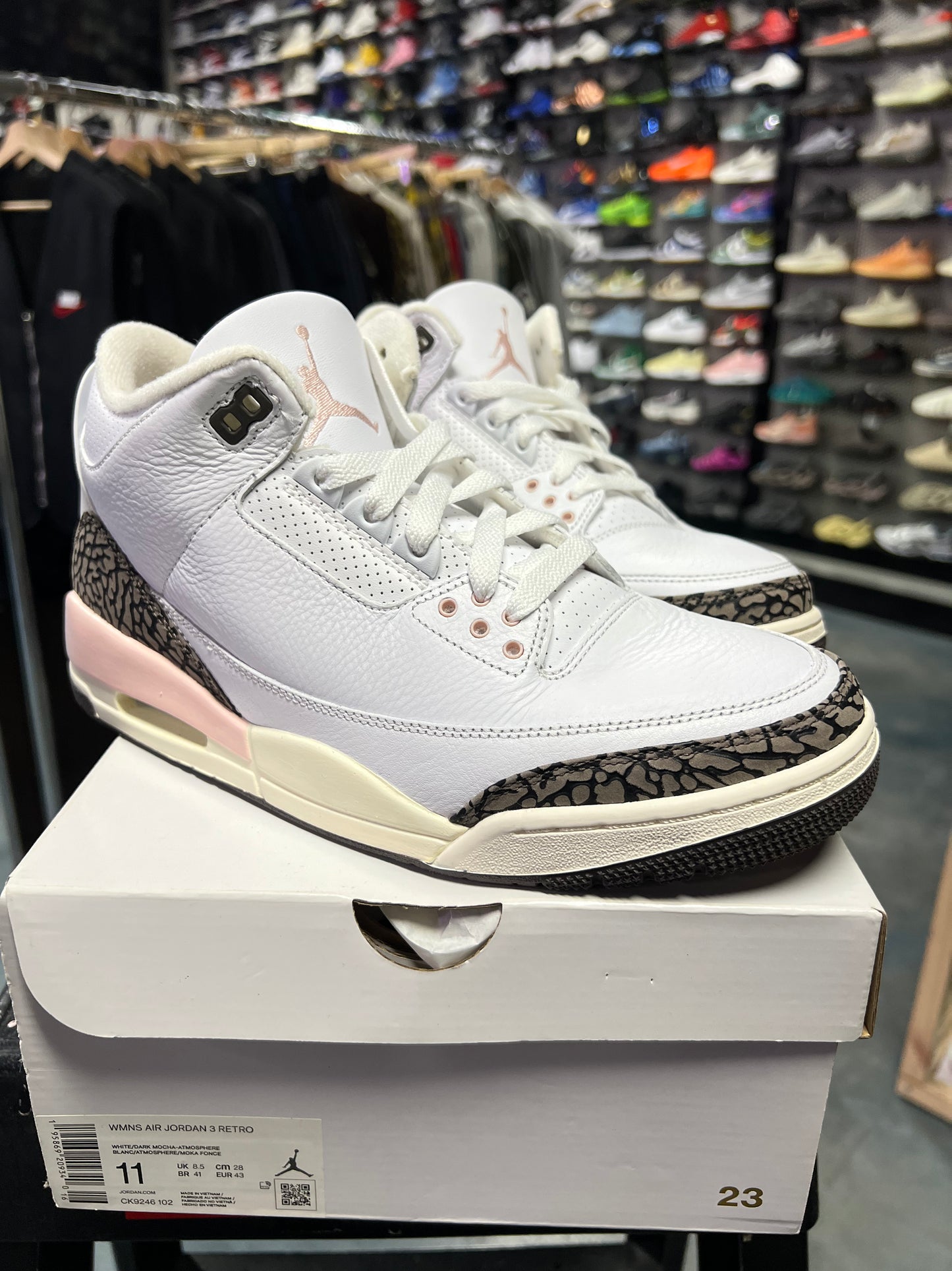 Jordan 3 Retro Neapolitan Dark Mocha (Women's) (SC)