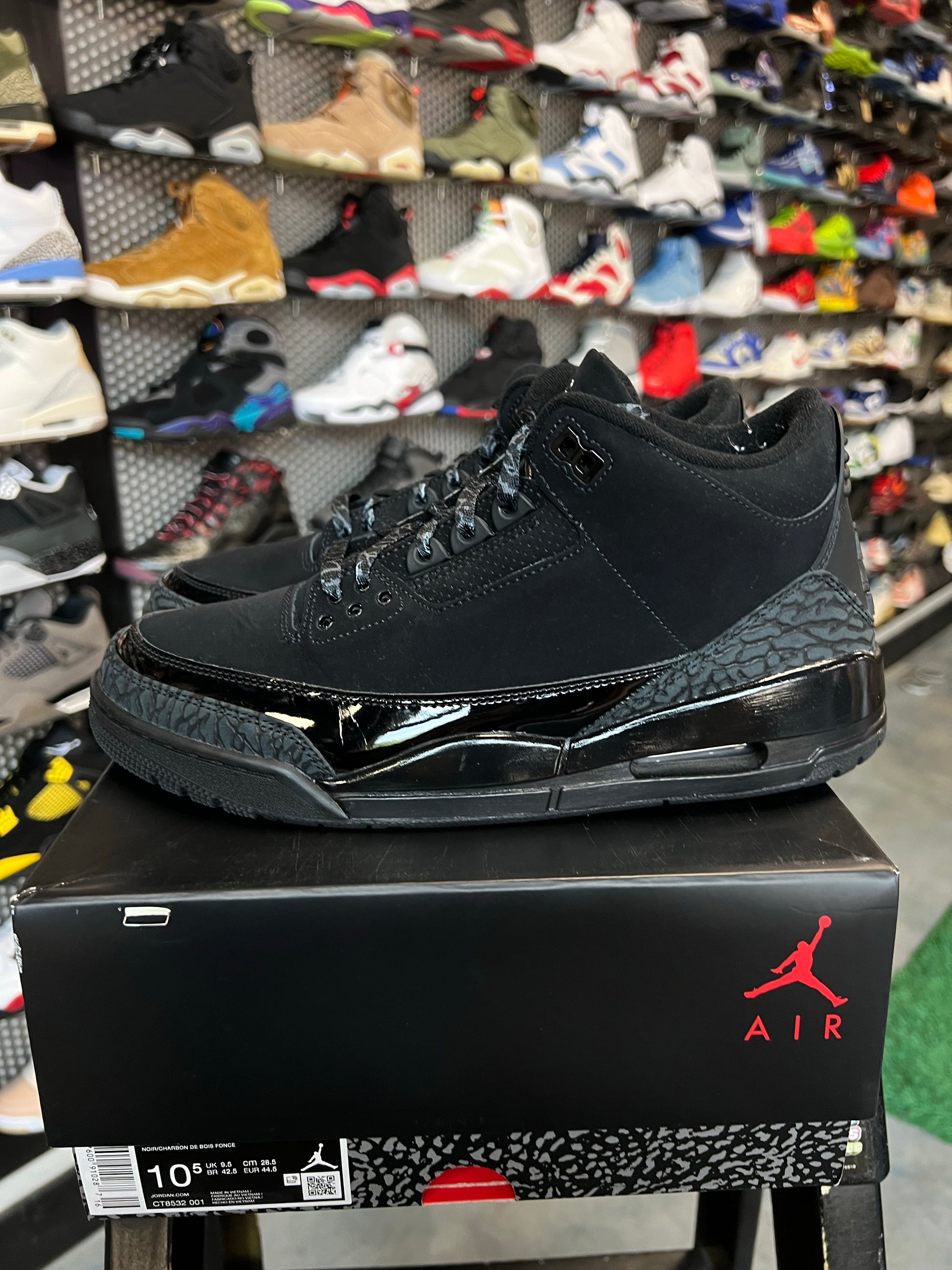 Jordan 3 Retro Black Cat (2025)