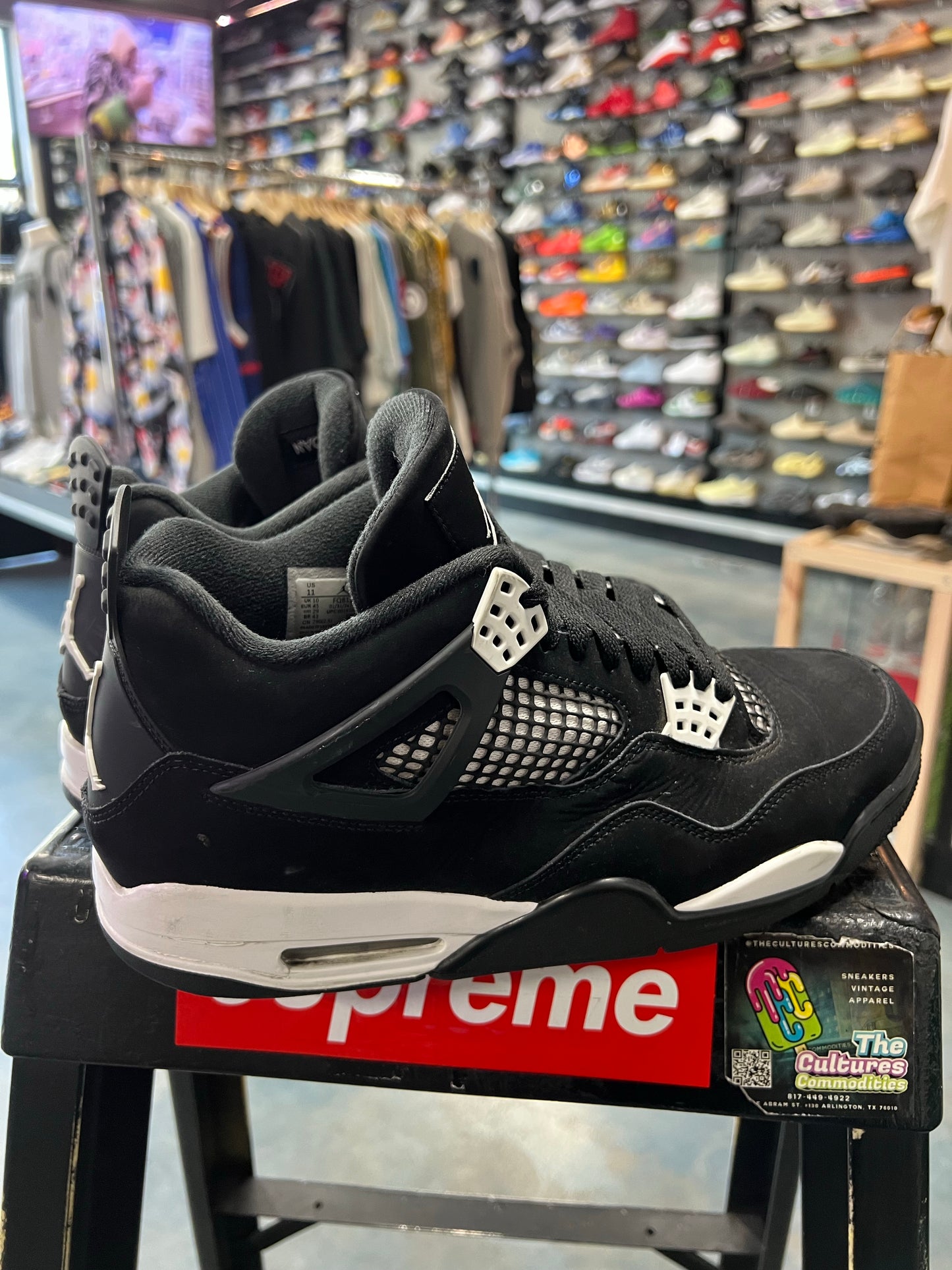 Jordan 4 Retro White Thunder