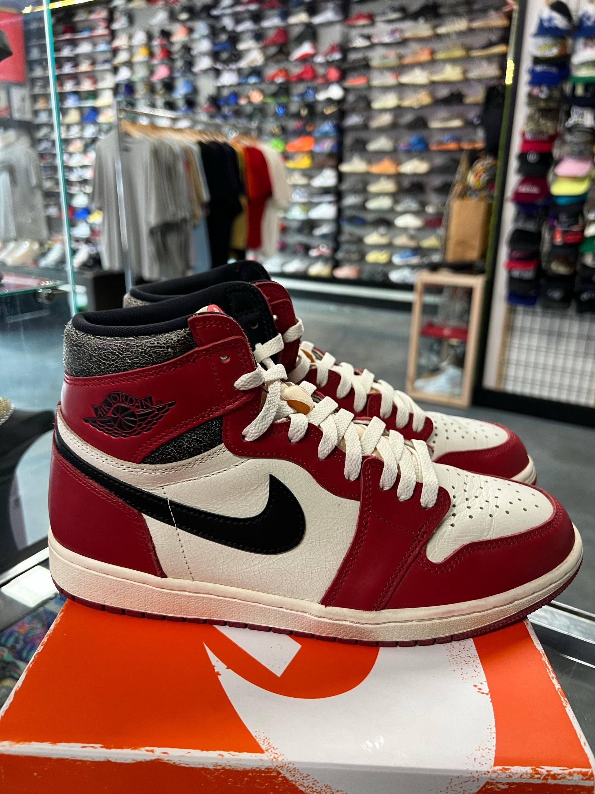 Jordan 1 Retro High OG Chicago Lost and Found (TC)