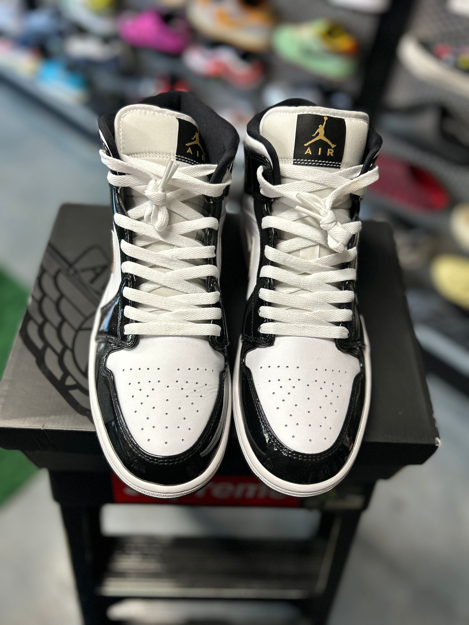 Jordan 1 Mid Patent Black White Gold