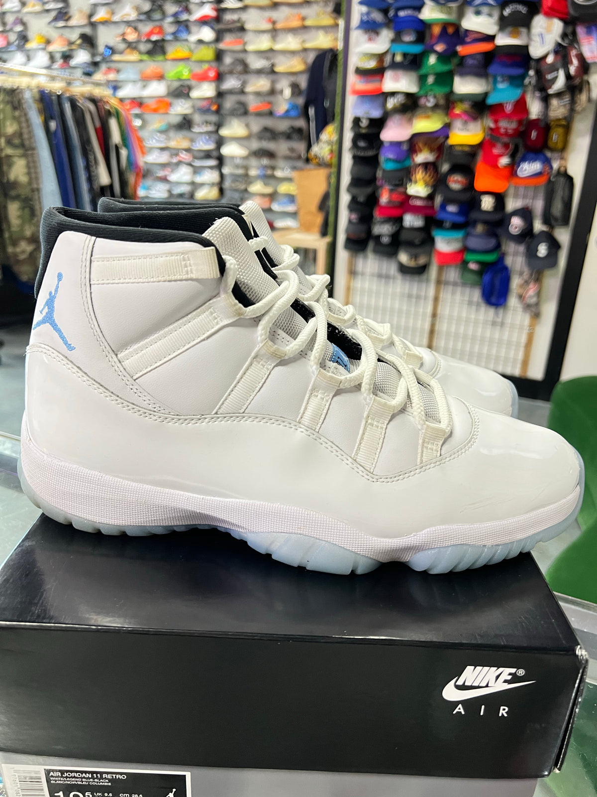 Jordan 11 Retro Legend Blue (2024)