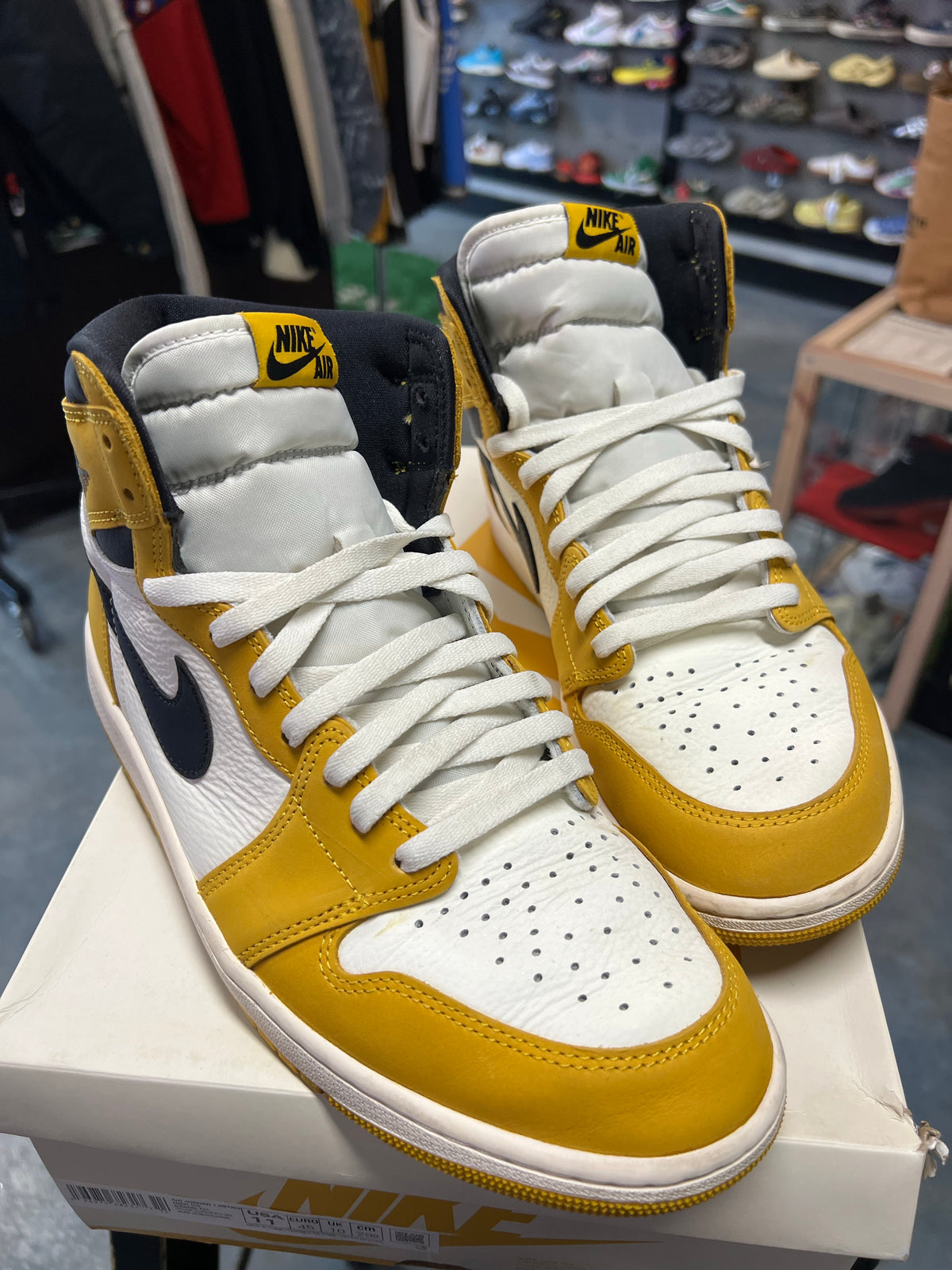 Jordan 1 Retro High OG Yellow Ochre