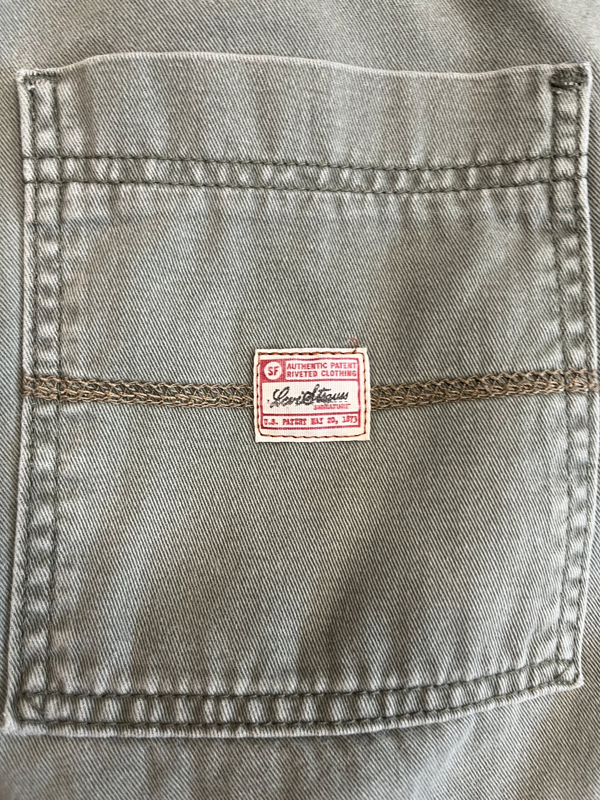 Levi’s Strauss Cole Barcia Camo Lining Green Cargo Jorts (YC) OTF