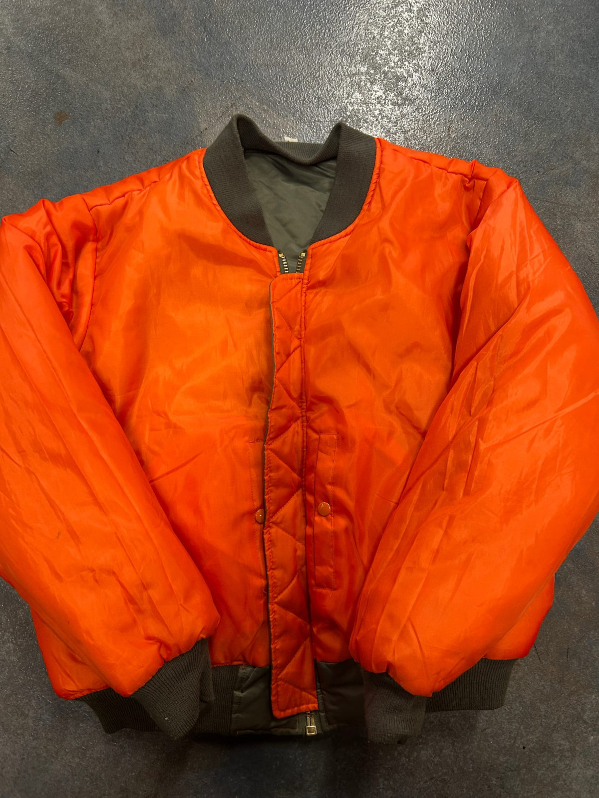 Vintage Rothco Men's MA-1 Flight Jaclet Reversible Bomber sage Green Orange Lining