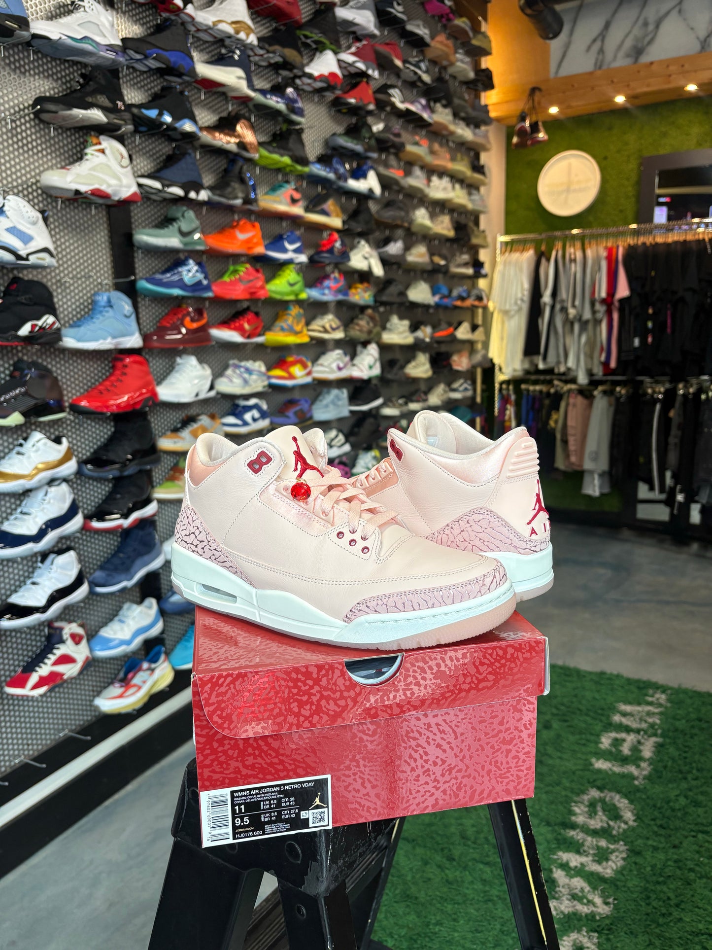 WMNS AIR JORDAN 3 RETRO VDAY