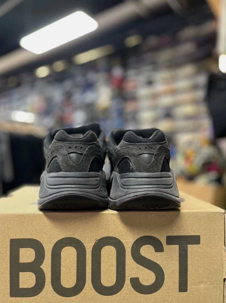 adidas Yeezy Boost 700 V2 Vanta